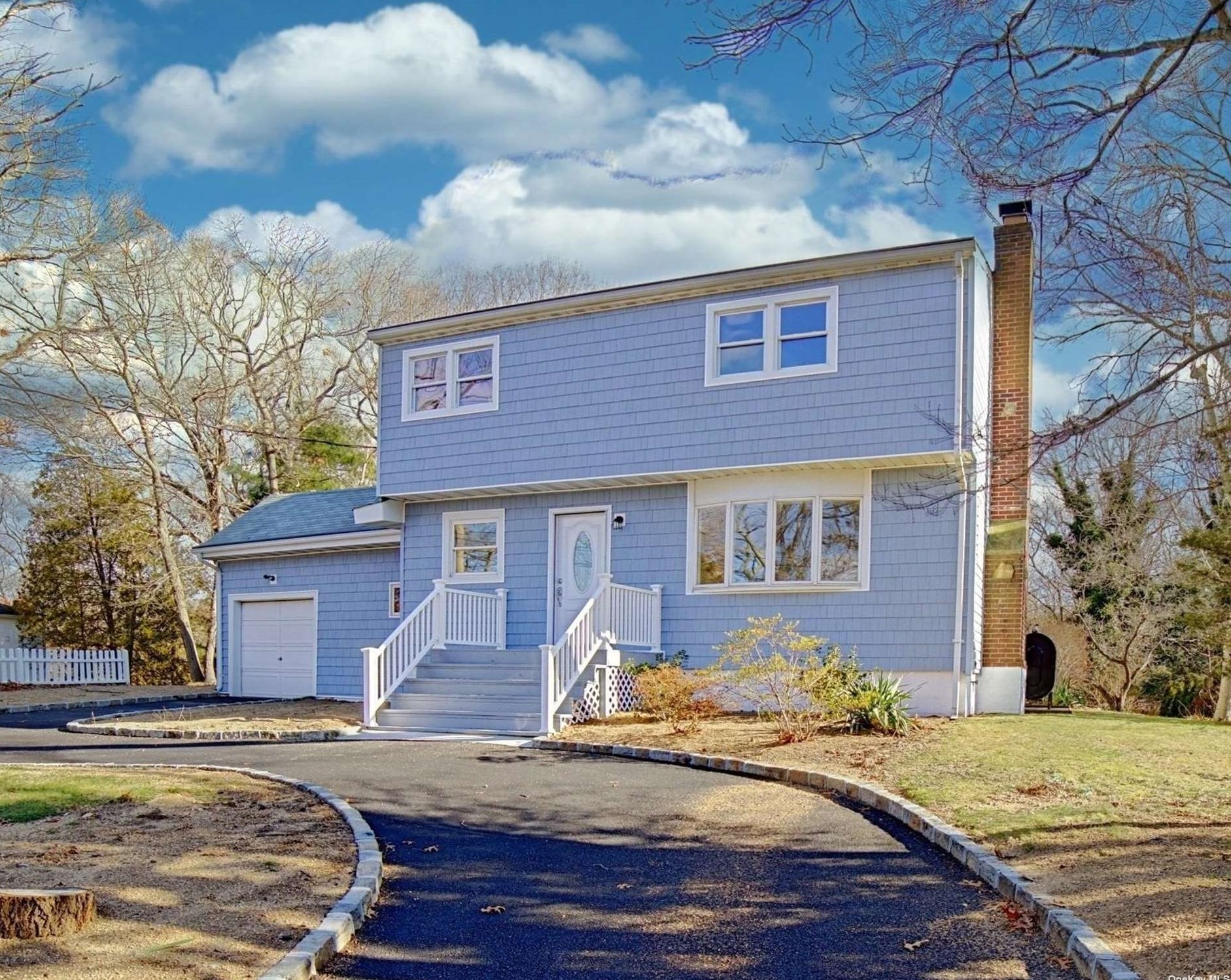 53 Jonas Blvd, South Setauket, NY 11720