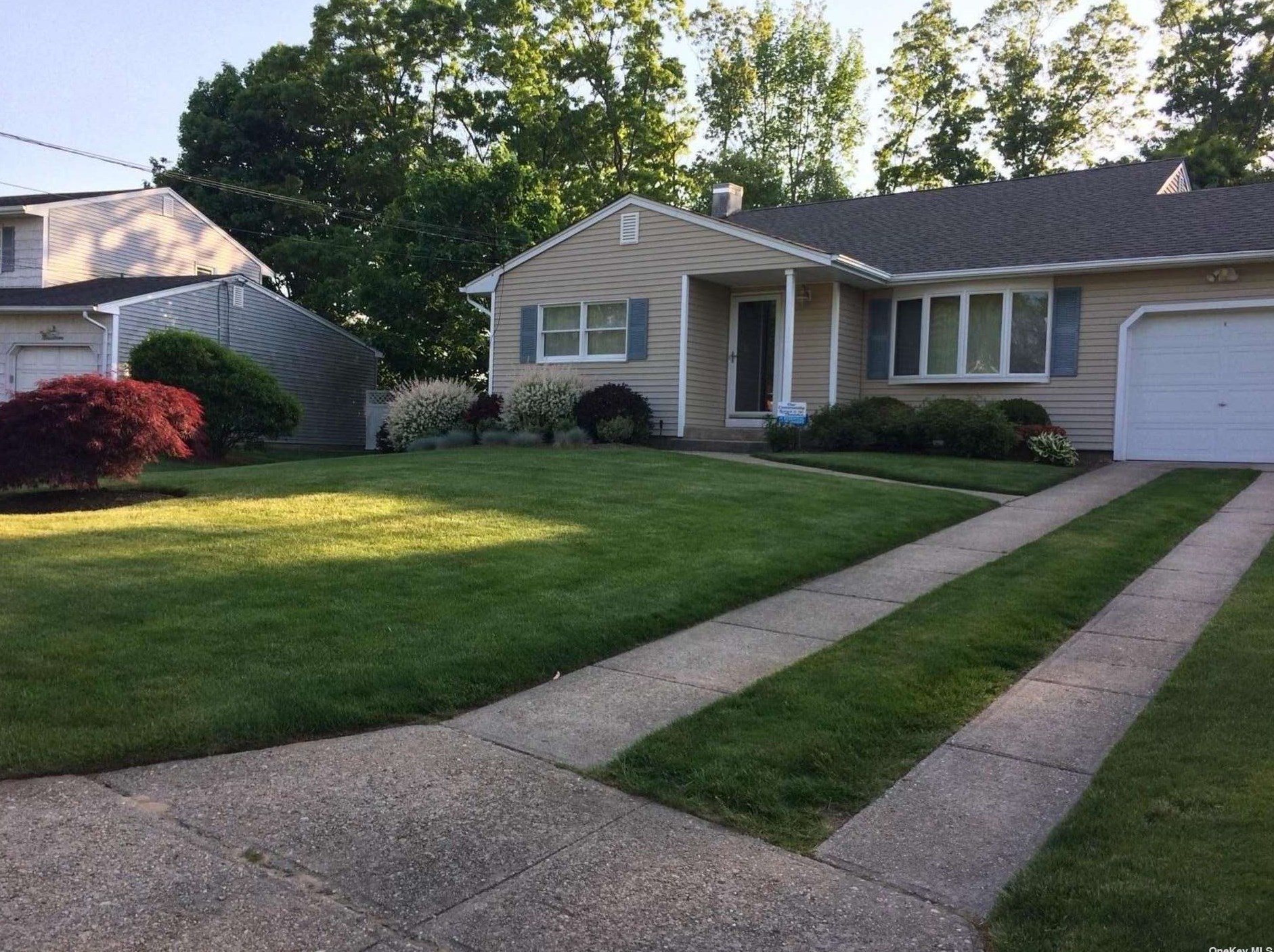 23 Woodbury Rd, Hauppauge, NY 11788-4729