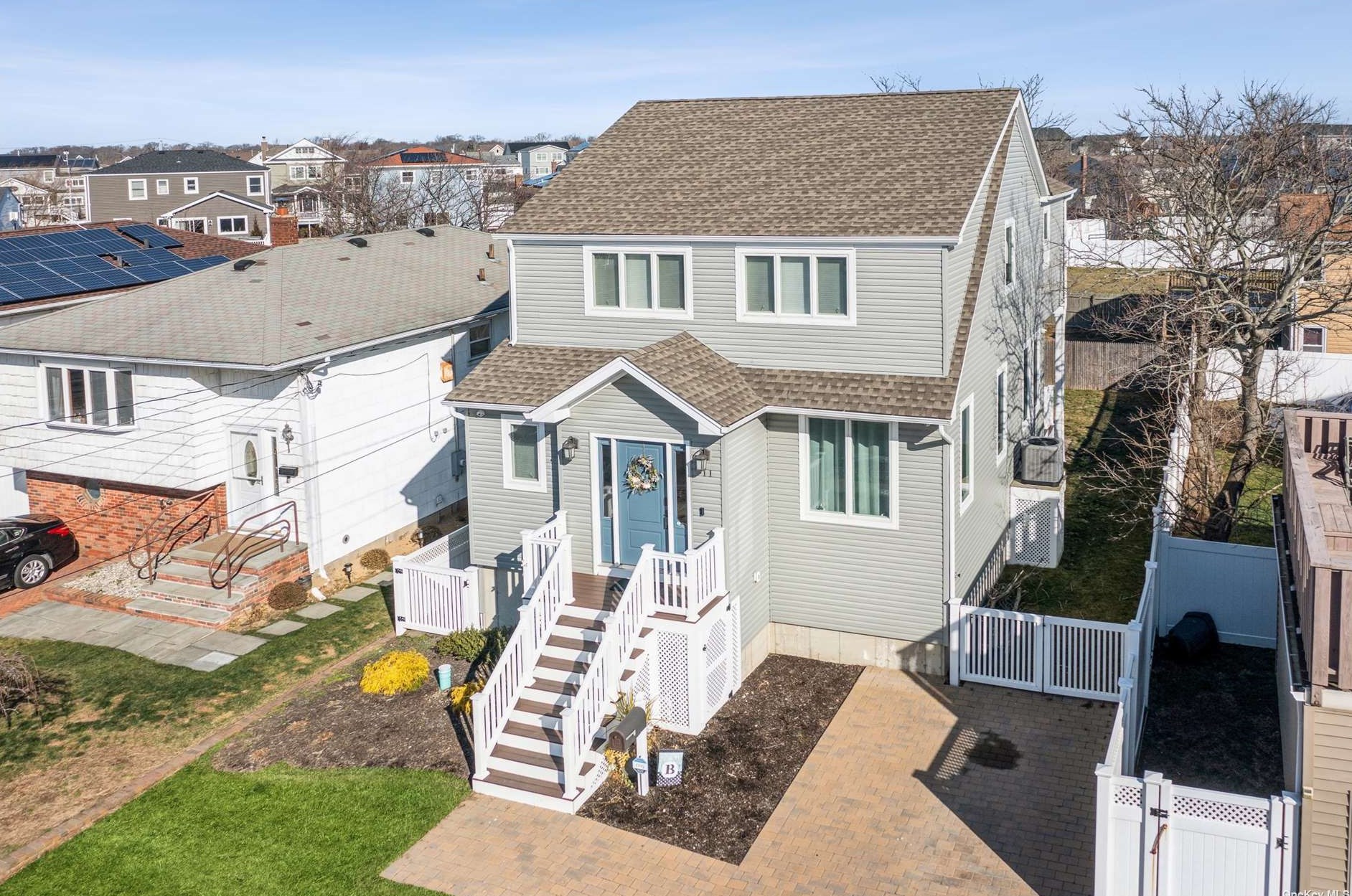 11 Sheridan Rd, Babylon, NY 11702