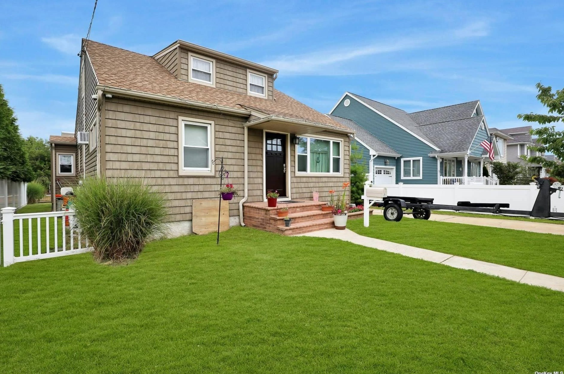 25 Jackson Pl, East Massapequa, NY 11758