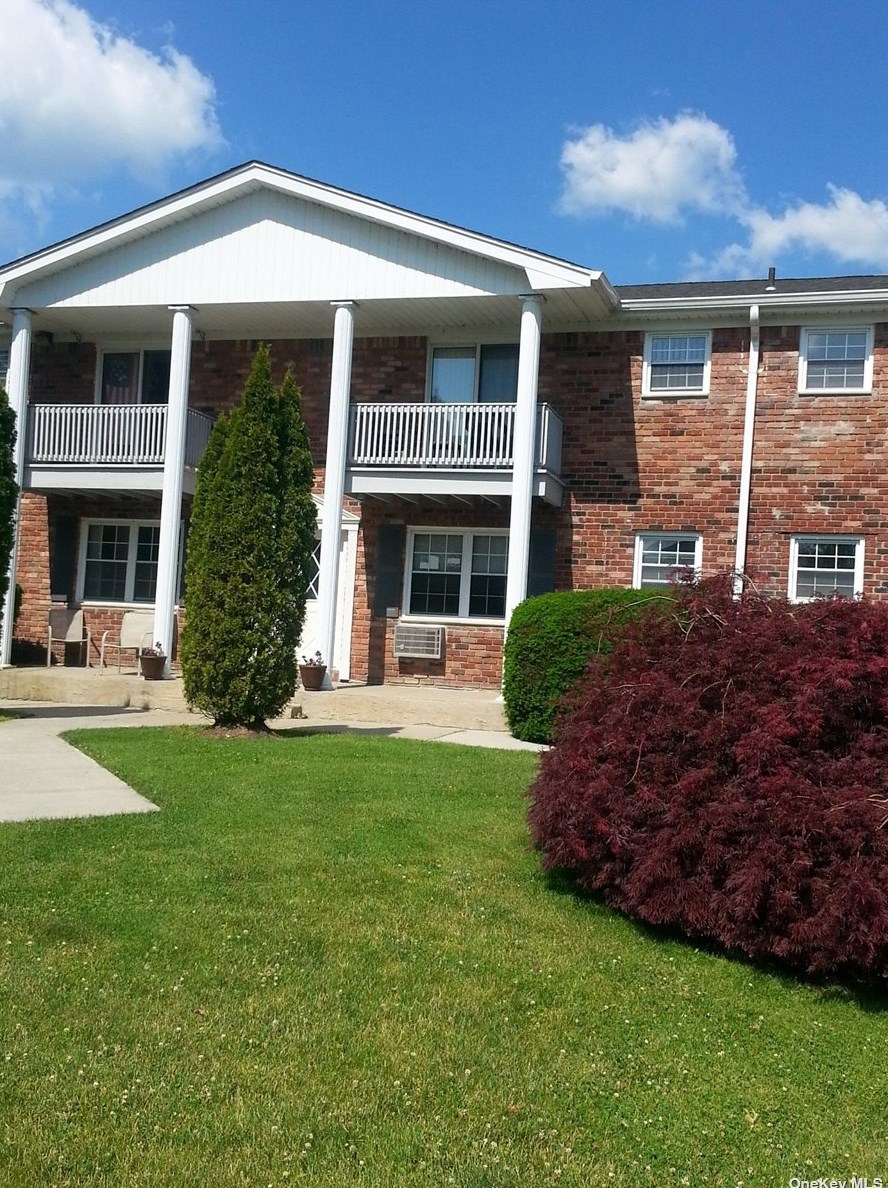 138 Fair Harbor Dr #138, Canaan Lake, NY 11772