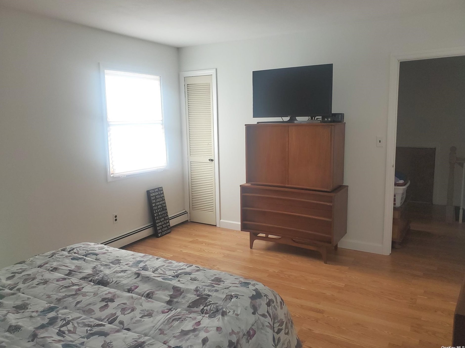 8 Ashwood Dr, Smith Point NY 11967-3904 exterior