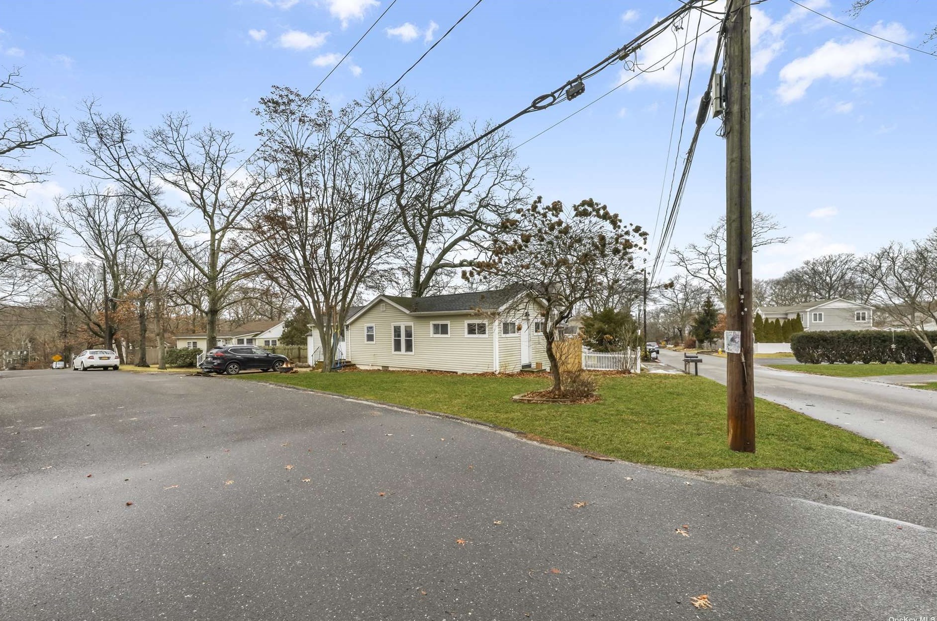 50 Shell Rd, Rocky Point, NY 11778