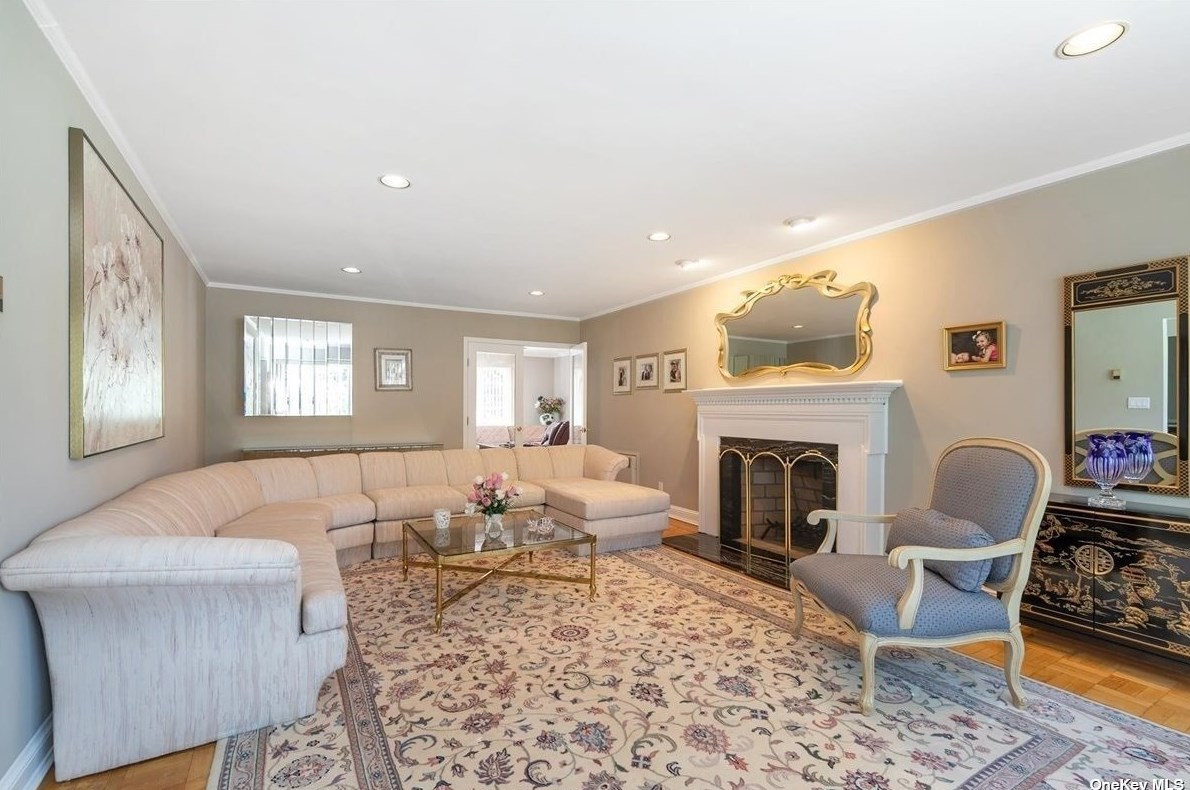 160 Merrick Ave, North Merrick, NY 11566-4332