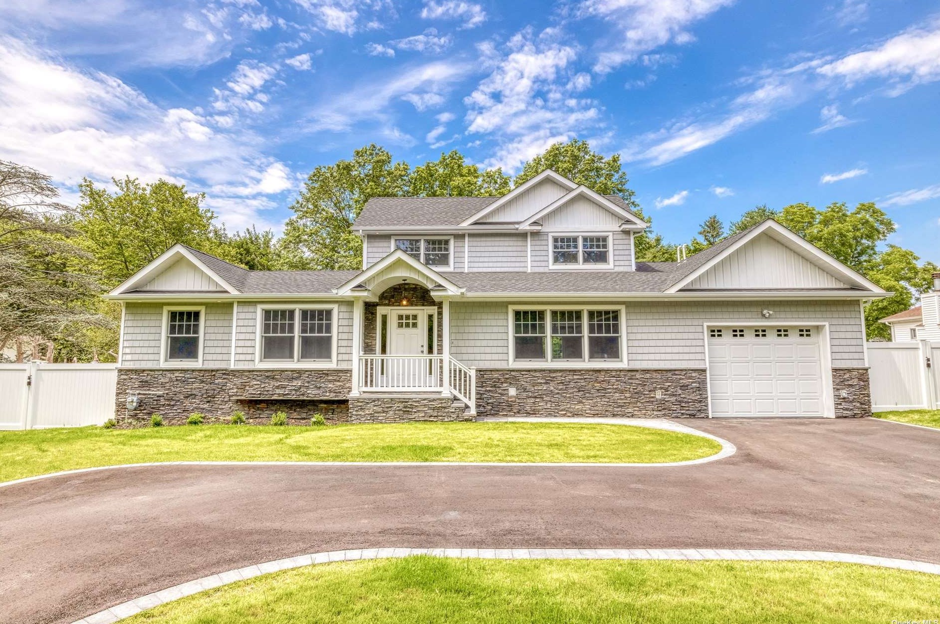 50 Southwoods Rd, Syosset, NY 11791-3203