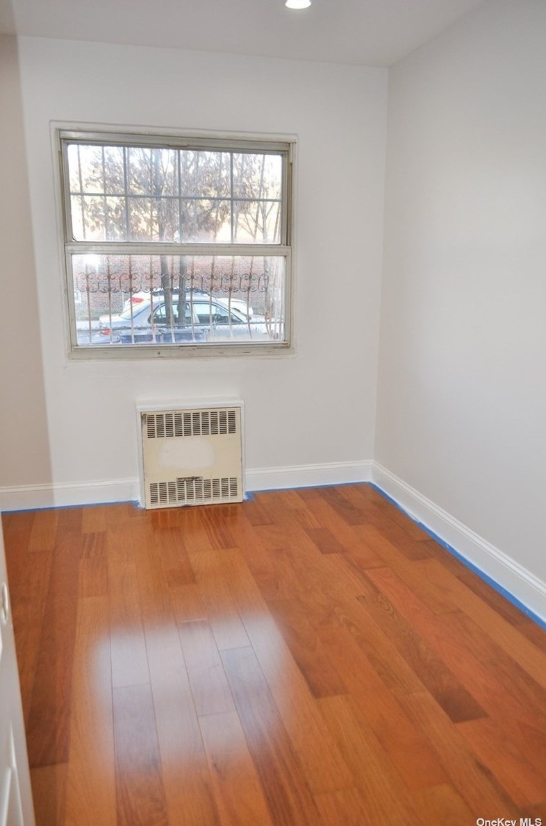 30-04 80th St #1 Fl, Flushing, NY 11370