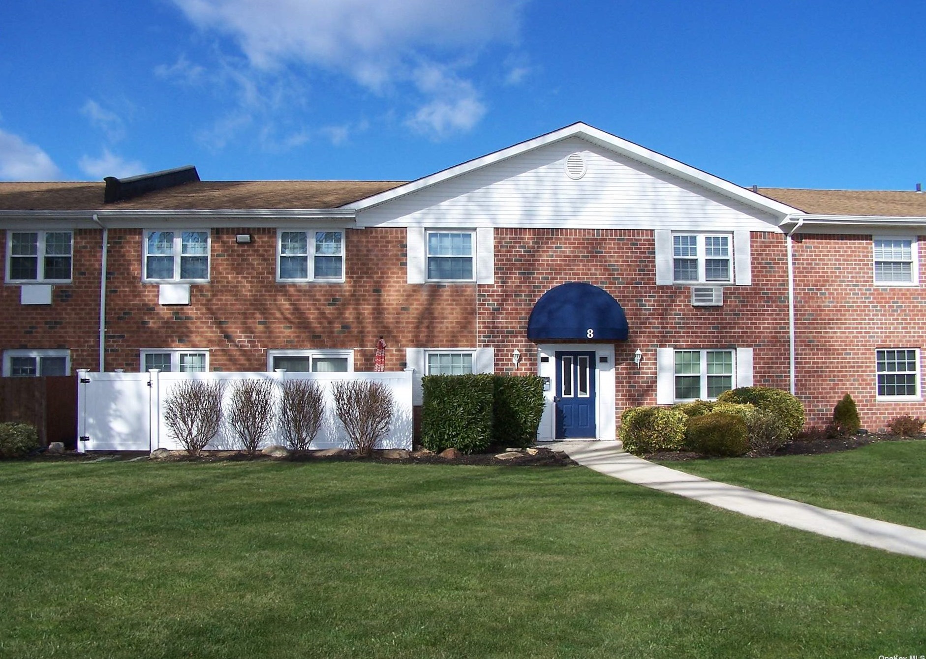 460 Old Town Rd #8e, Prt Jefferson Station, NY 11776