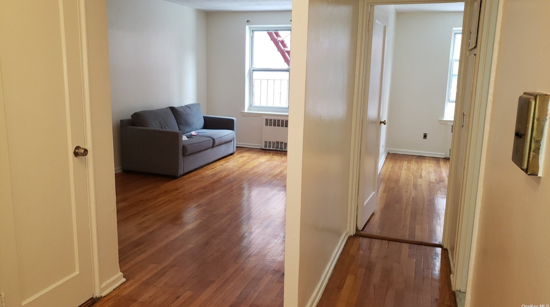 33-25 81st St #2e, Flushing, NY 11372