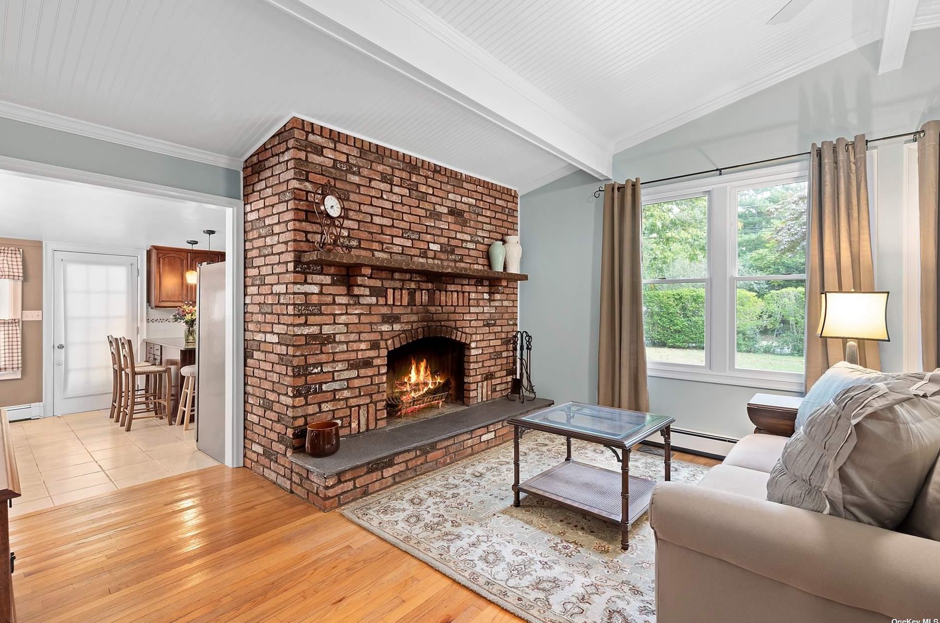 164 W Tiana Rd, Hampton Bays, NY 11946