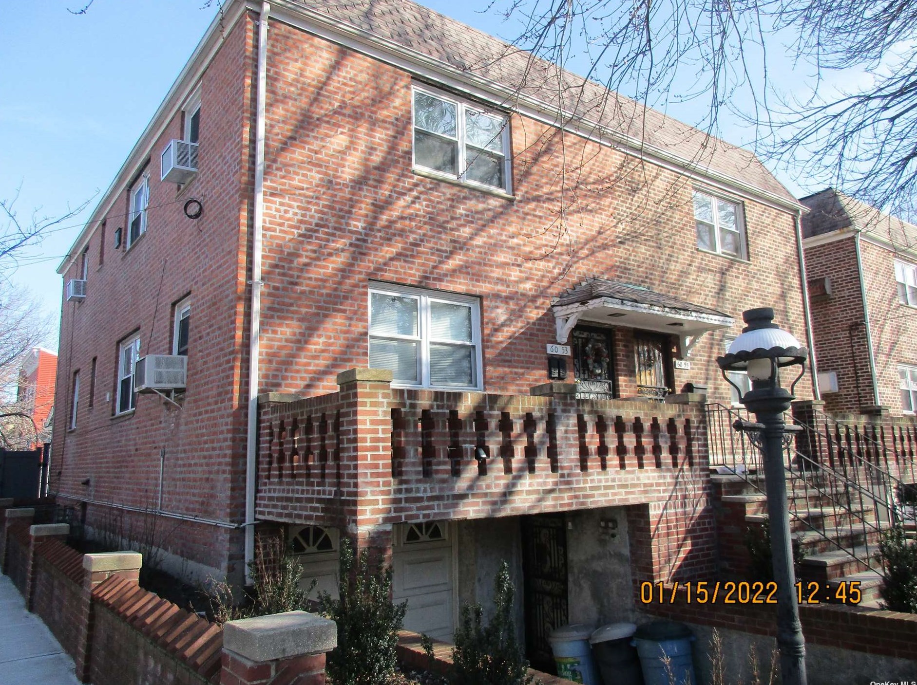 60-53 84th St, Flushing, NY 11379-1605