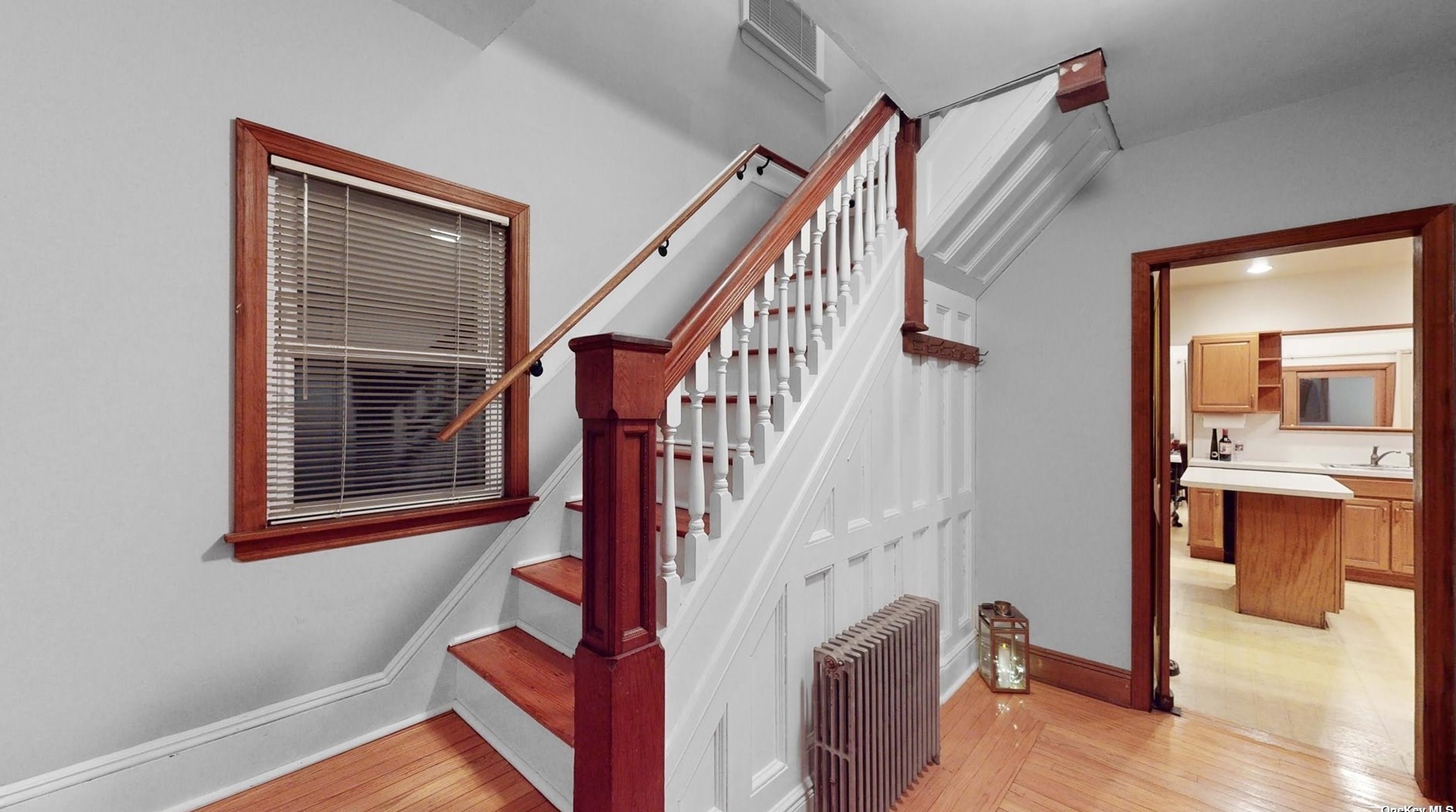 448 Atlantic Ave, Freeport, NY 11520-5219