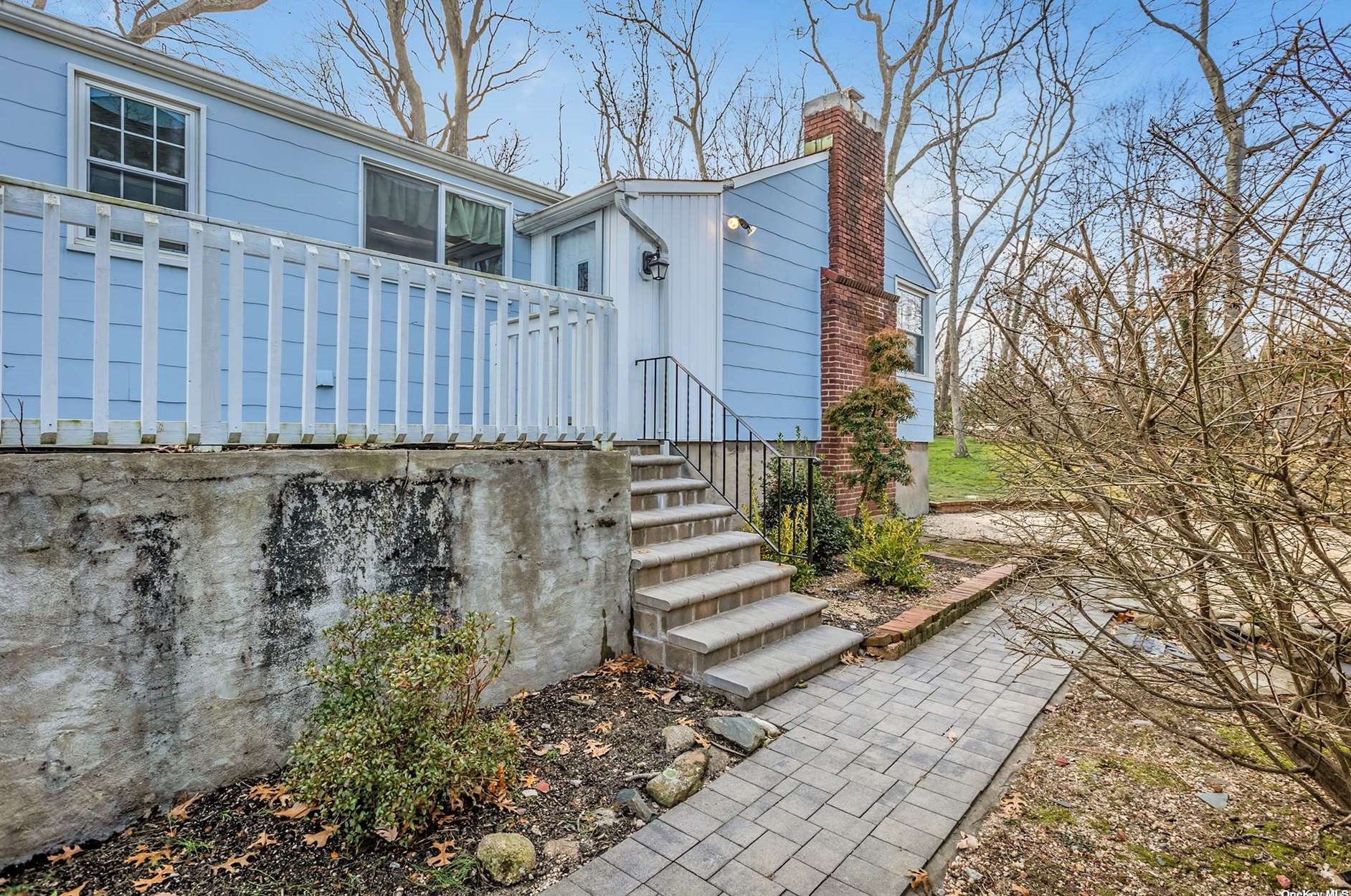 3 Blenheim Ln, Center Port, NY 11721-1766