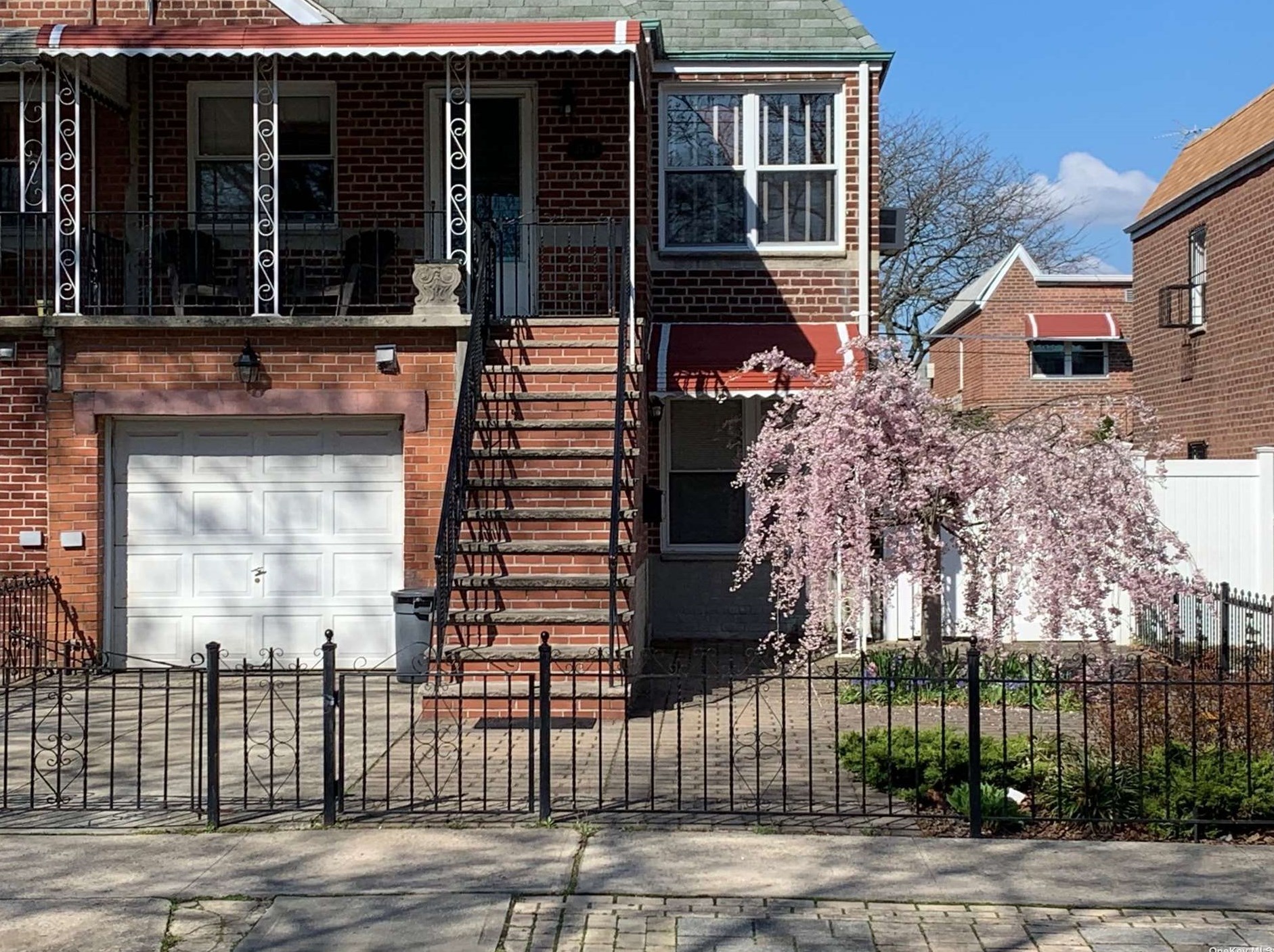 25-34 73rd St, Flushing, NY 11370-1011