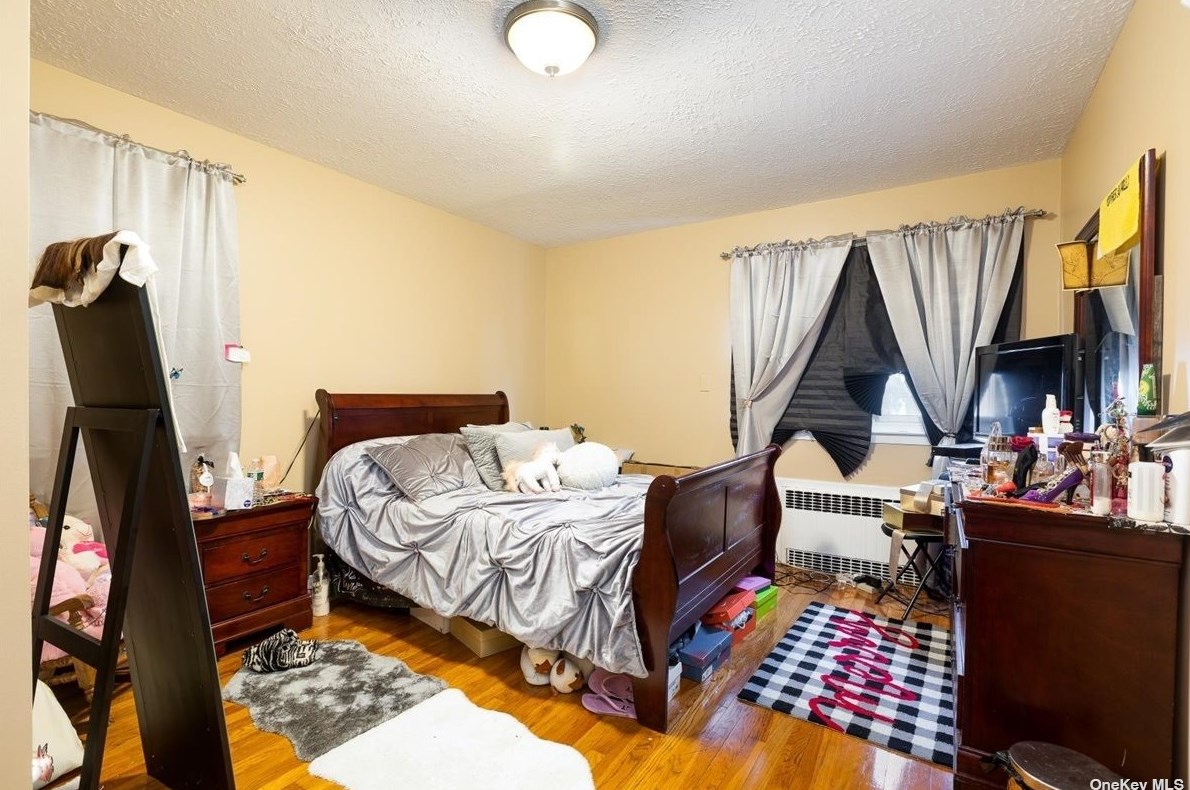 366 Hamilton Ave, Hewlett NY  11557-1130 exterior