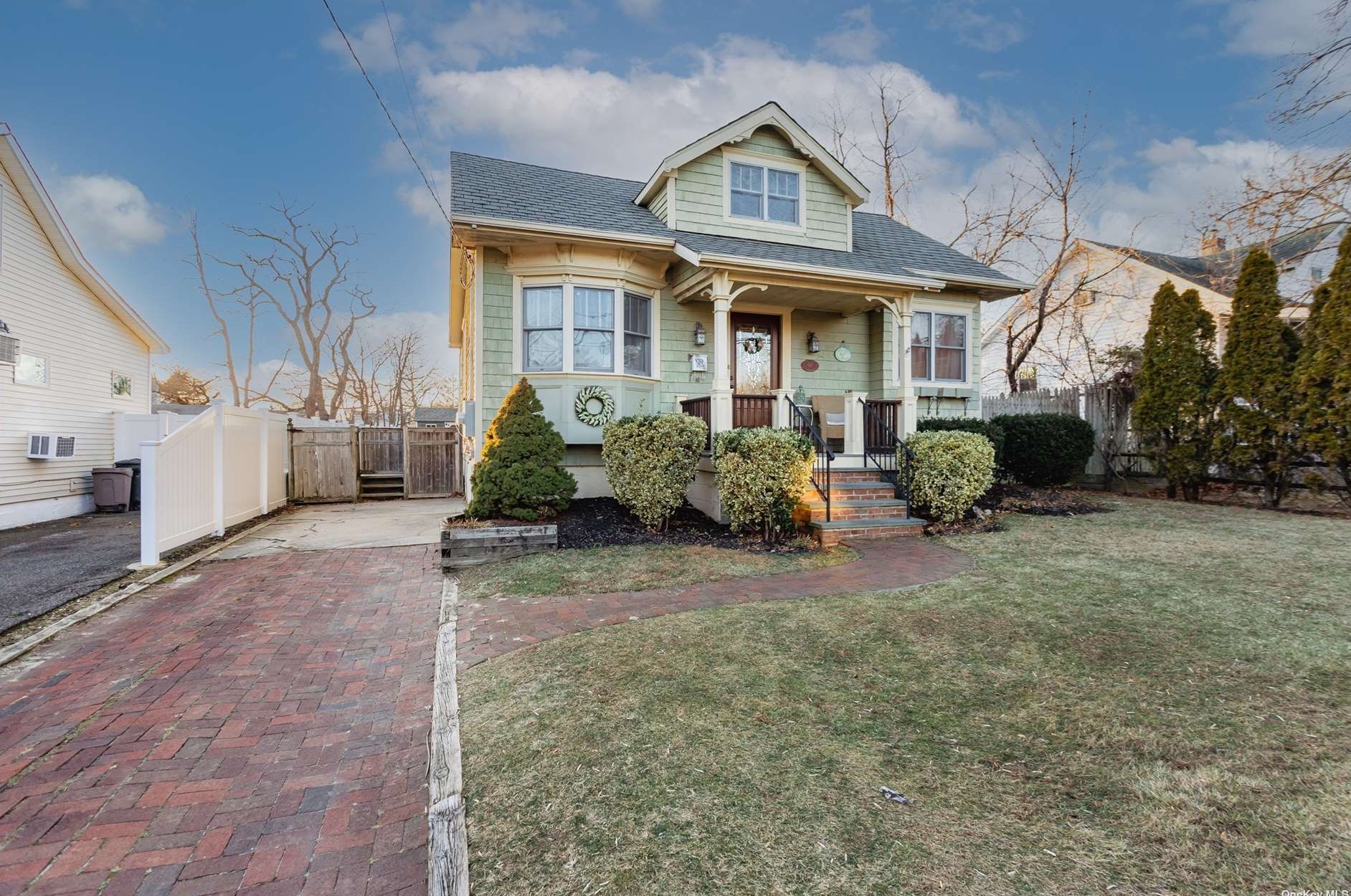 96 Wilson Blvd, Islip Manor, NY 11751