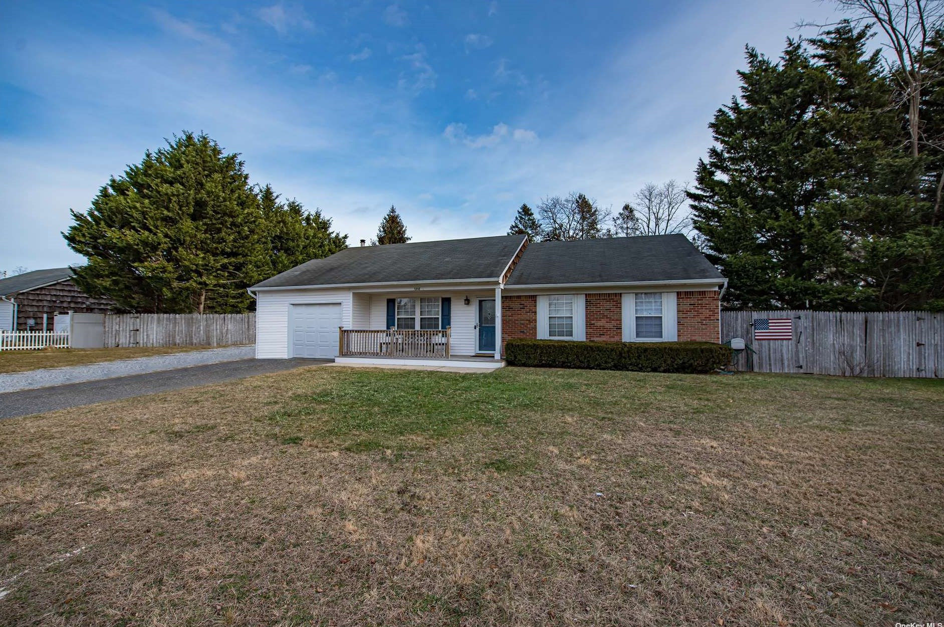 1218 Redleaf Ct, Northampton, NY 11901