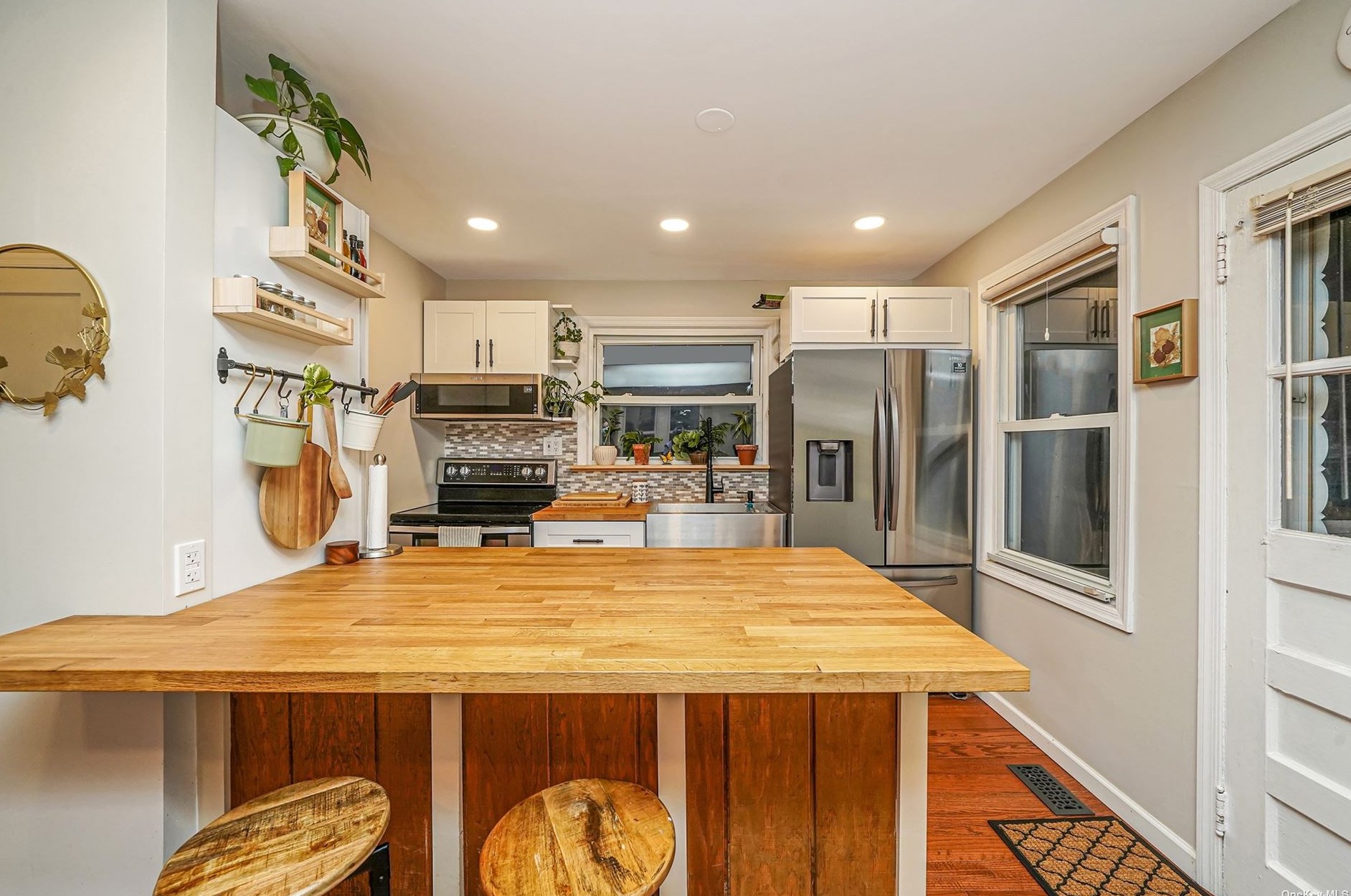 1 Shannon Blvd, Yaphank NY  11980-1601 exterior