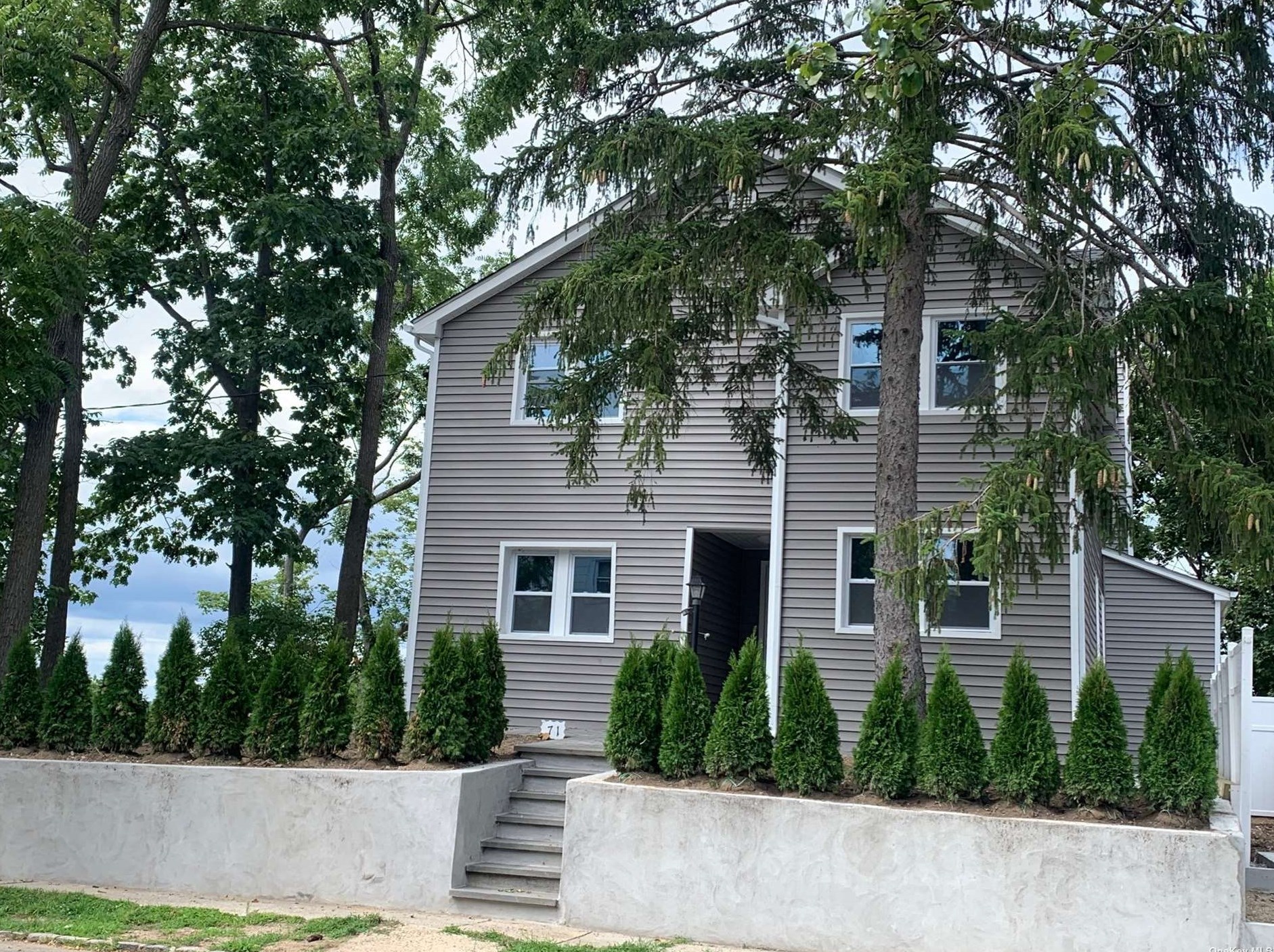 71 Lannon Pl #b, Port Washington, NY 11050