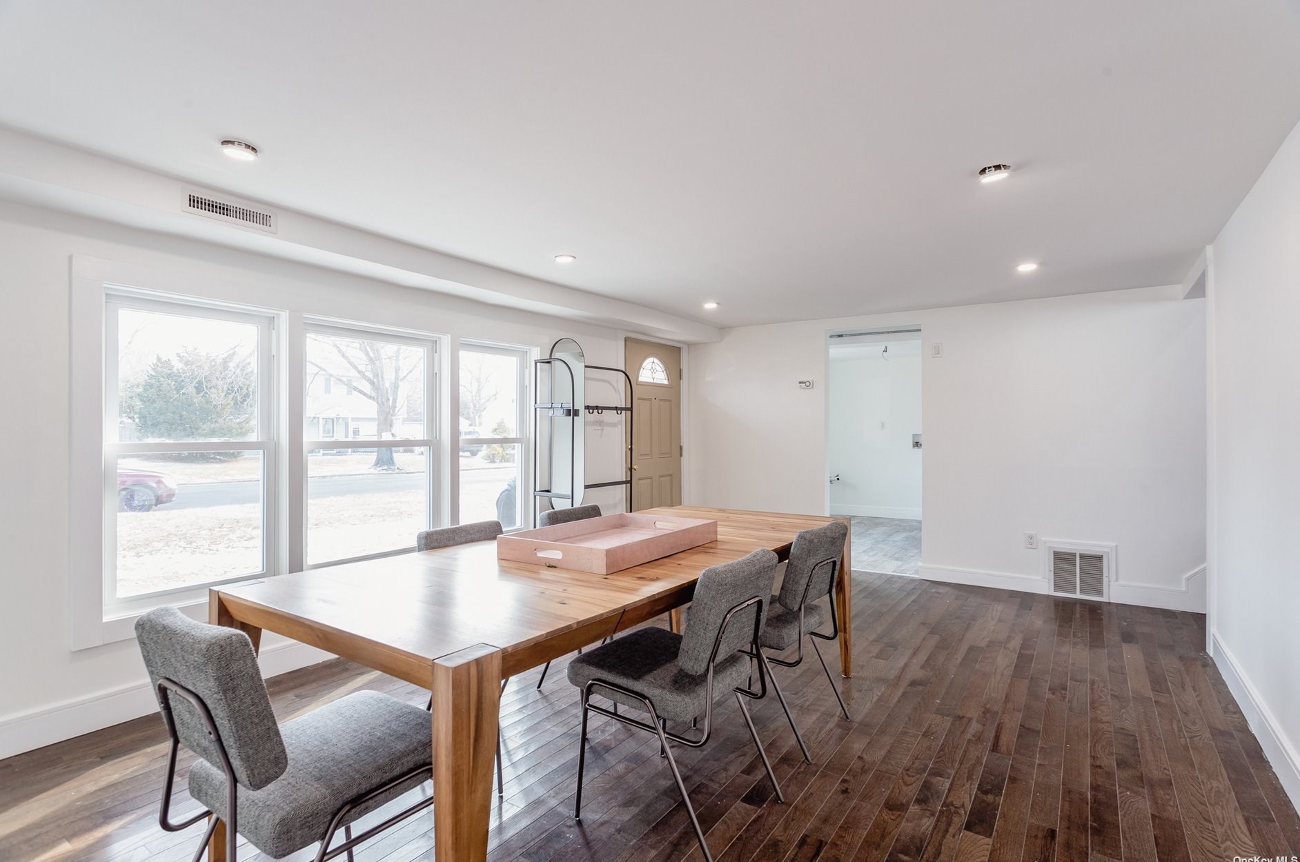 3 Huron St, Prt Jefferson Station NY  11776-4307 exterior