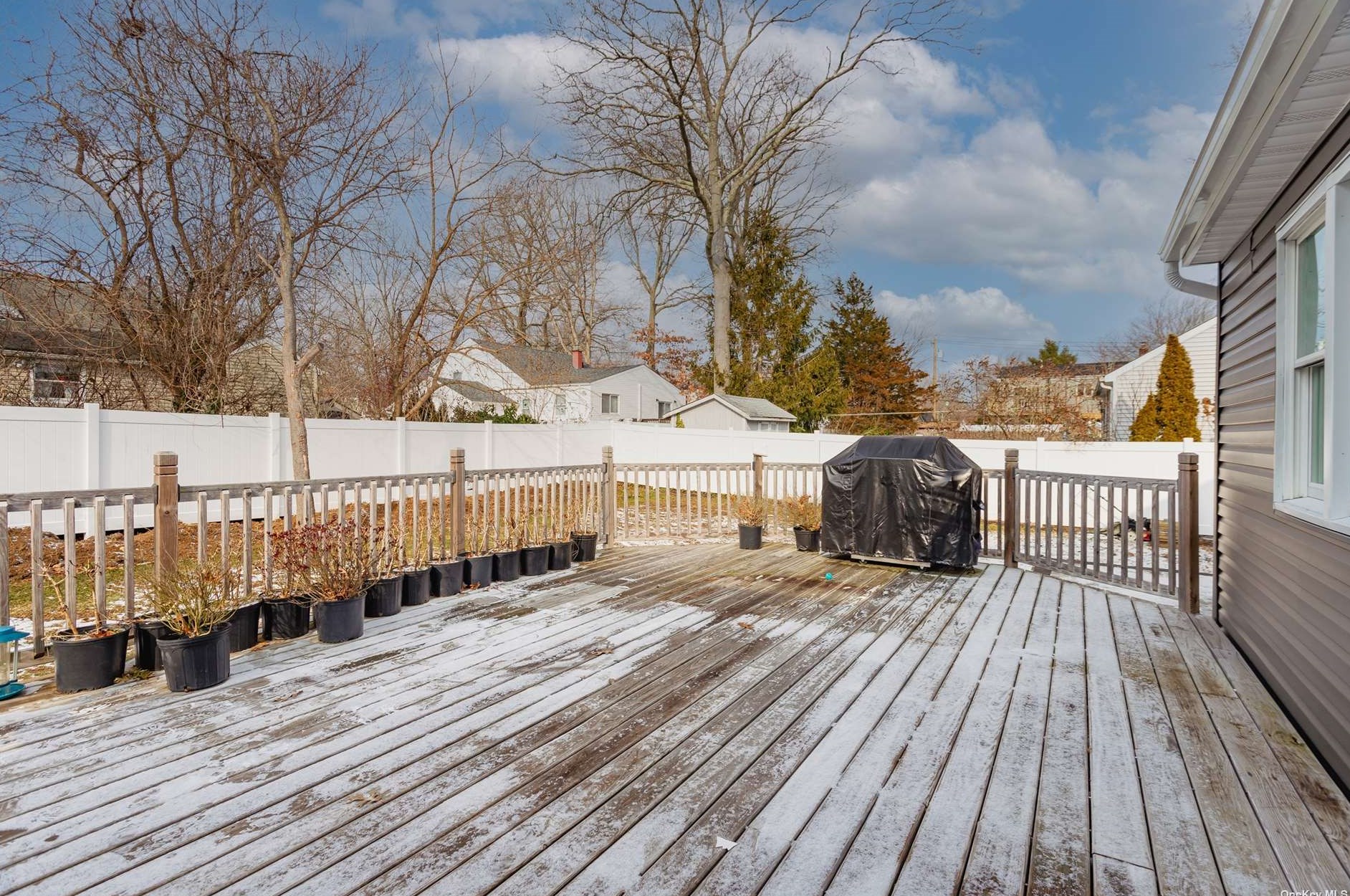 3 Huron St, Prt Jefferson Station NY  11776-4307 exterior