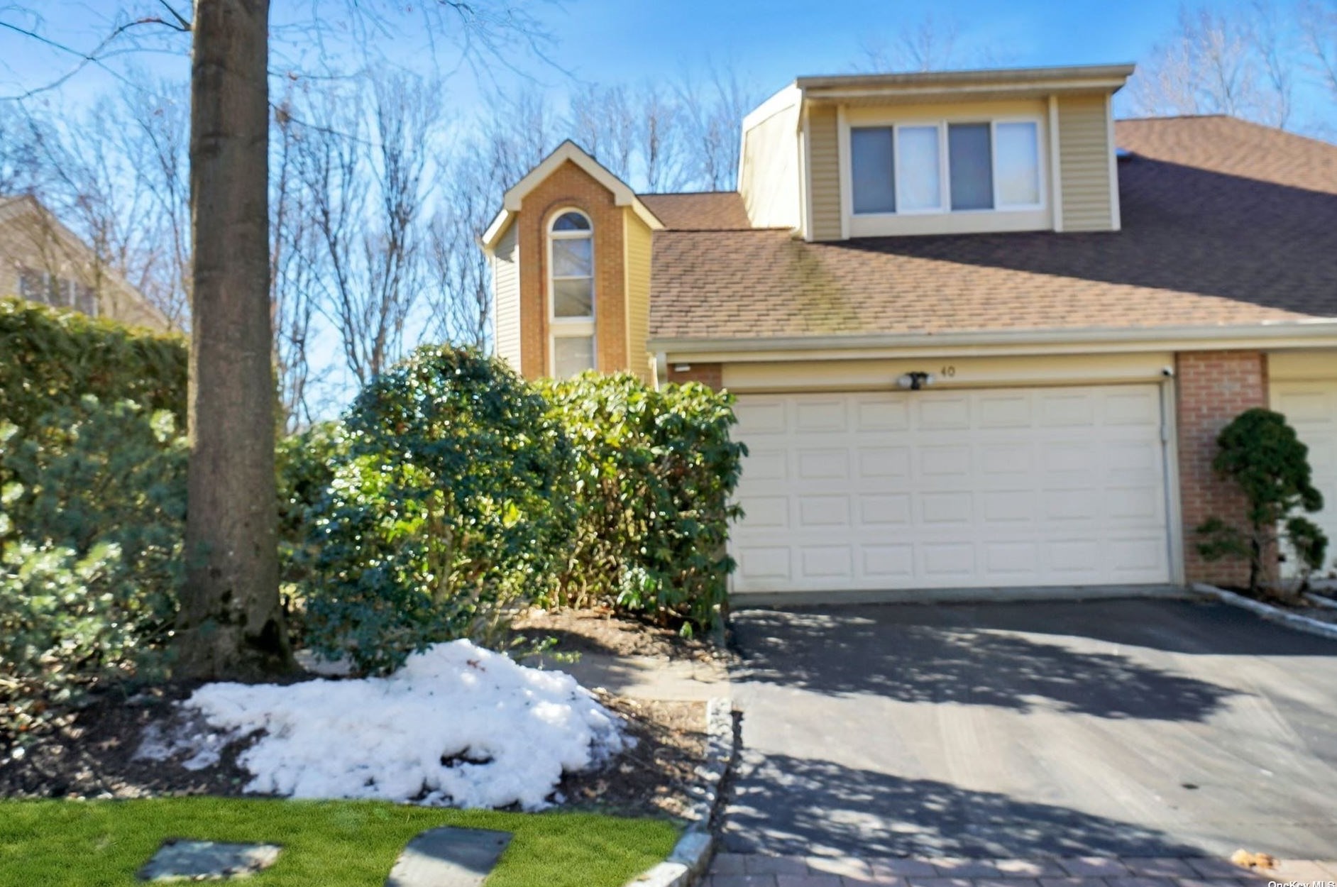 40 Willow Ridge Dr, Smithtown NY  11787-1563 exterior