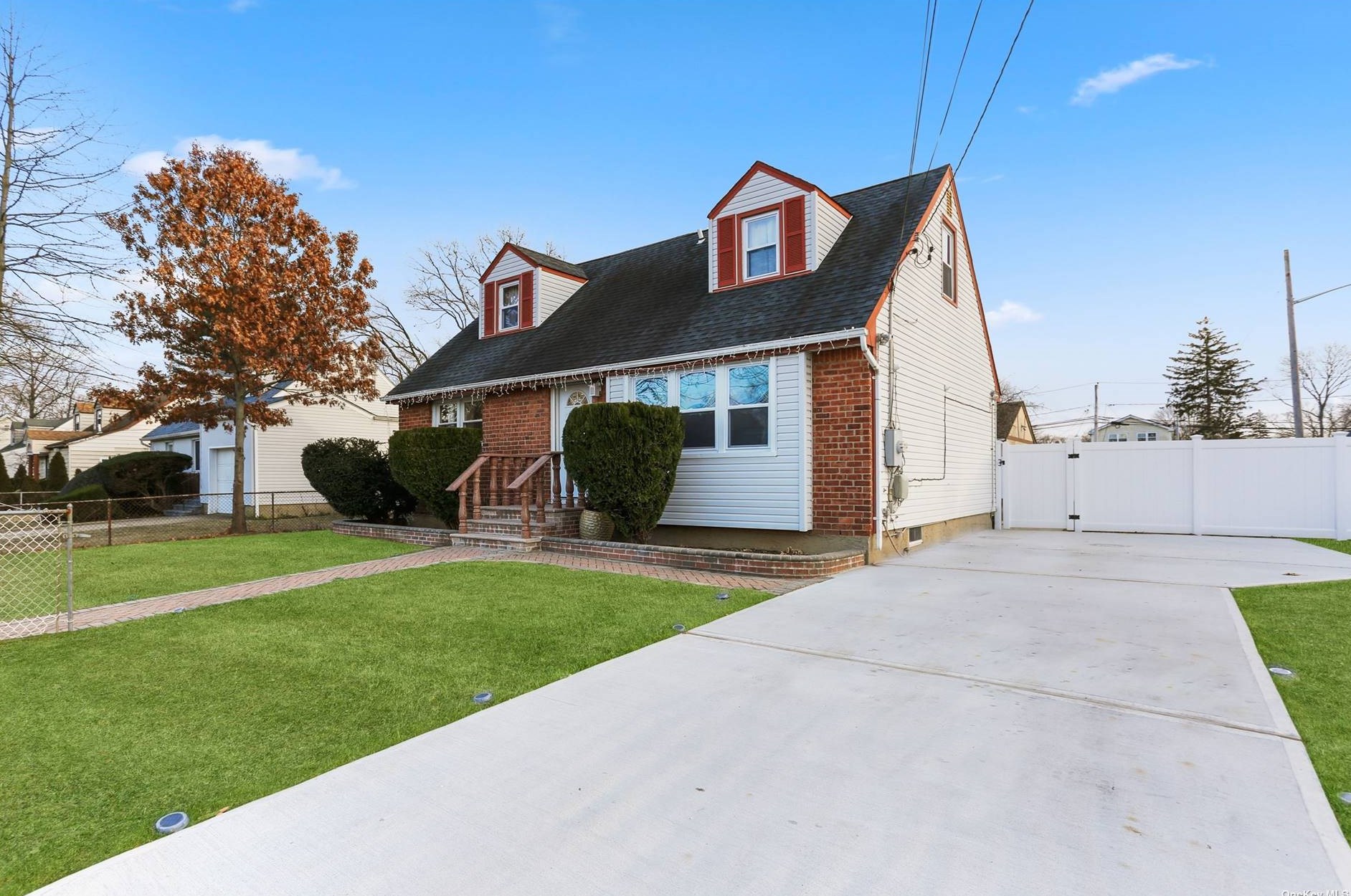 63 Elmwood Ave, Roosevelt, NY 11575