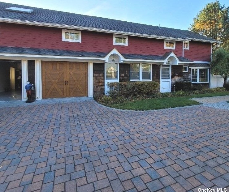 344 Main St, Strongs Neck, NY 11733