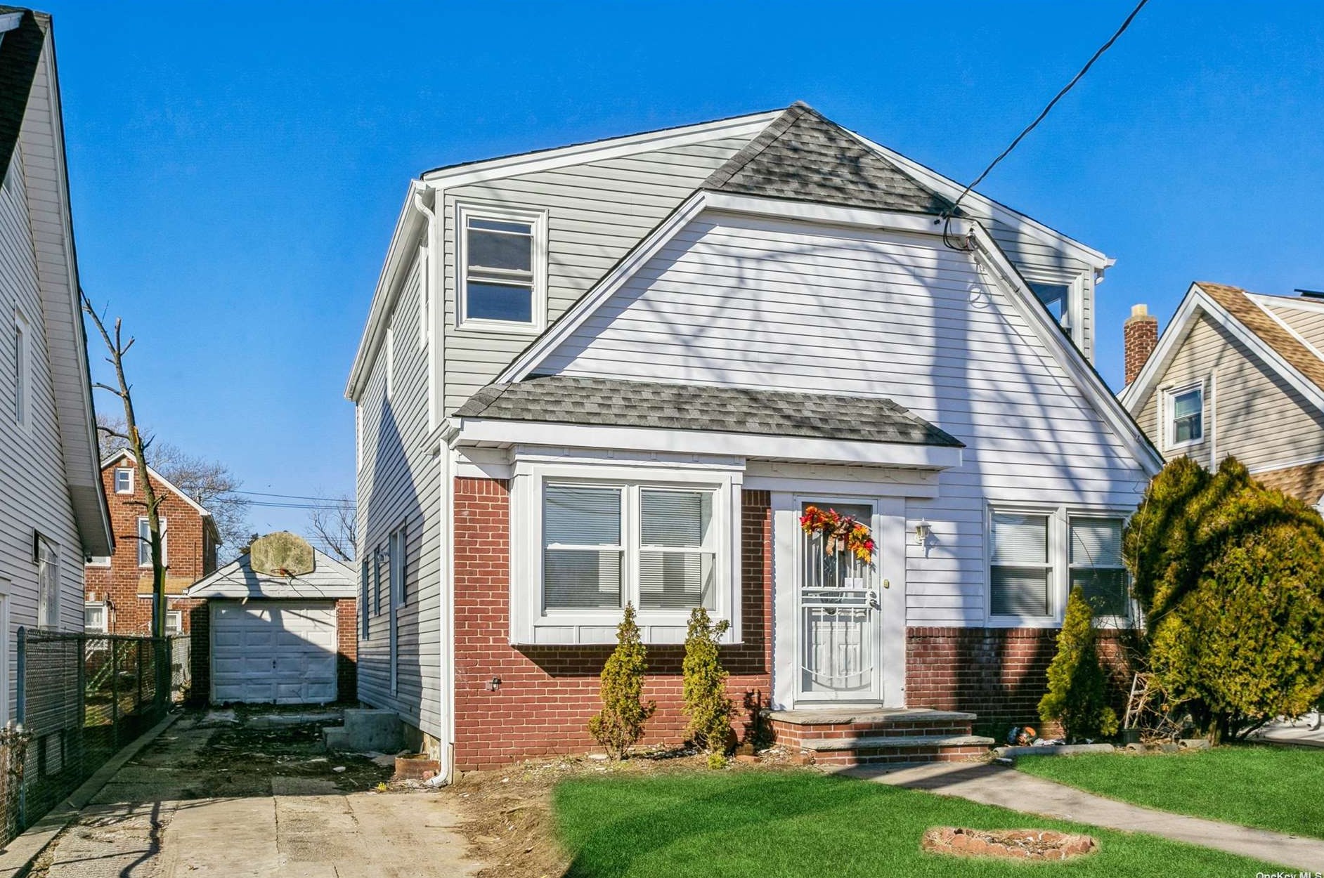 186-25 Pineville Ln, Jamaica, NY 11413