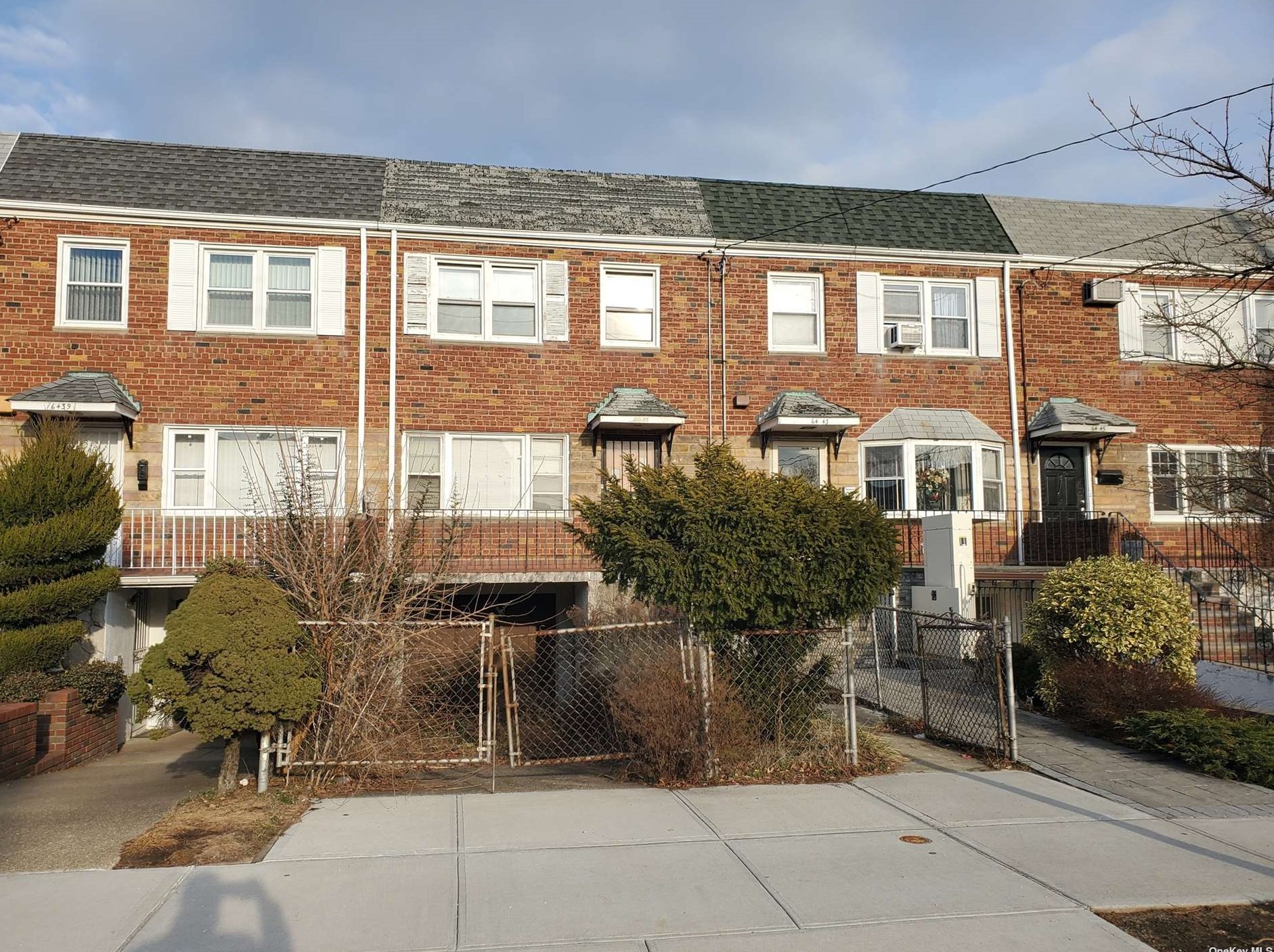 64-41 74th St, Flushing, NY 11379-1143