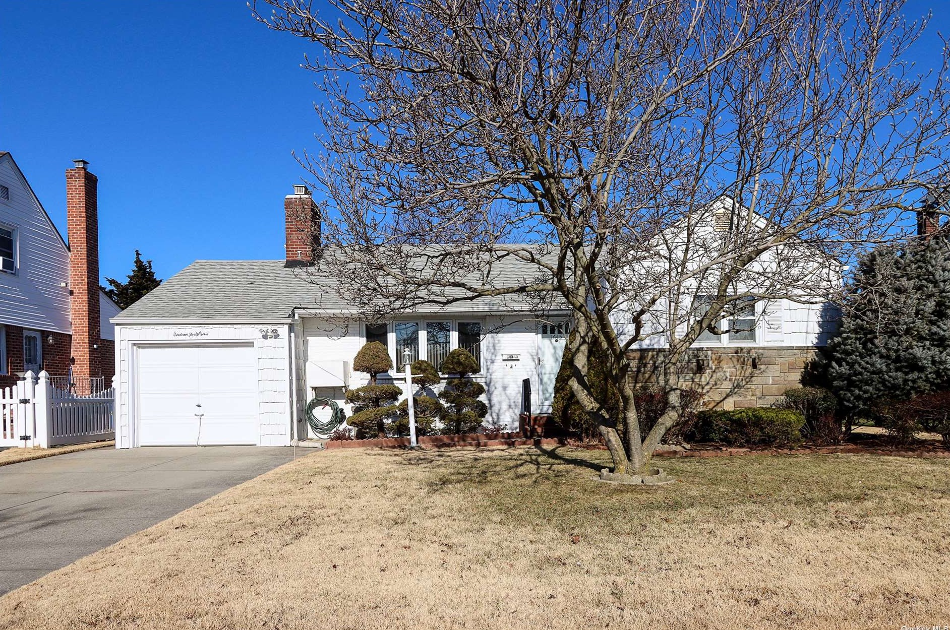 1645 Highland Ave, New Hyde Park, NY 11040