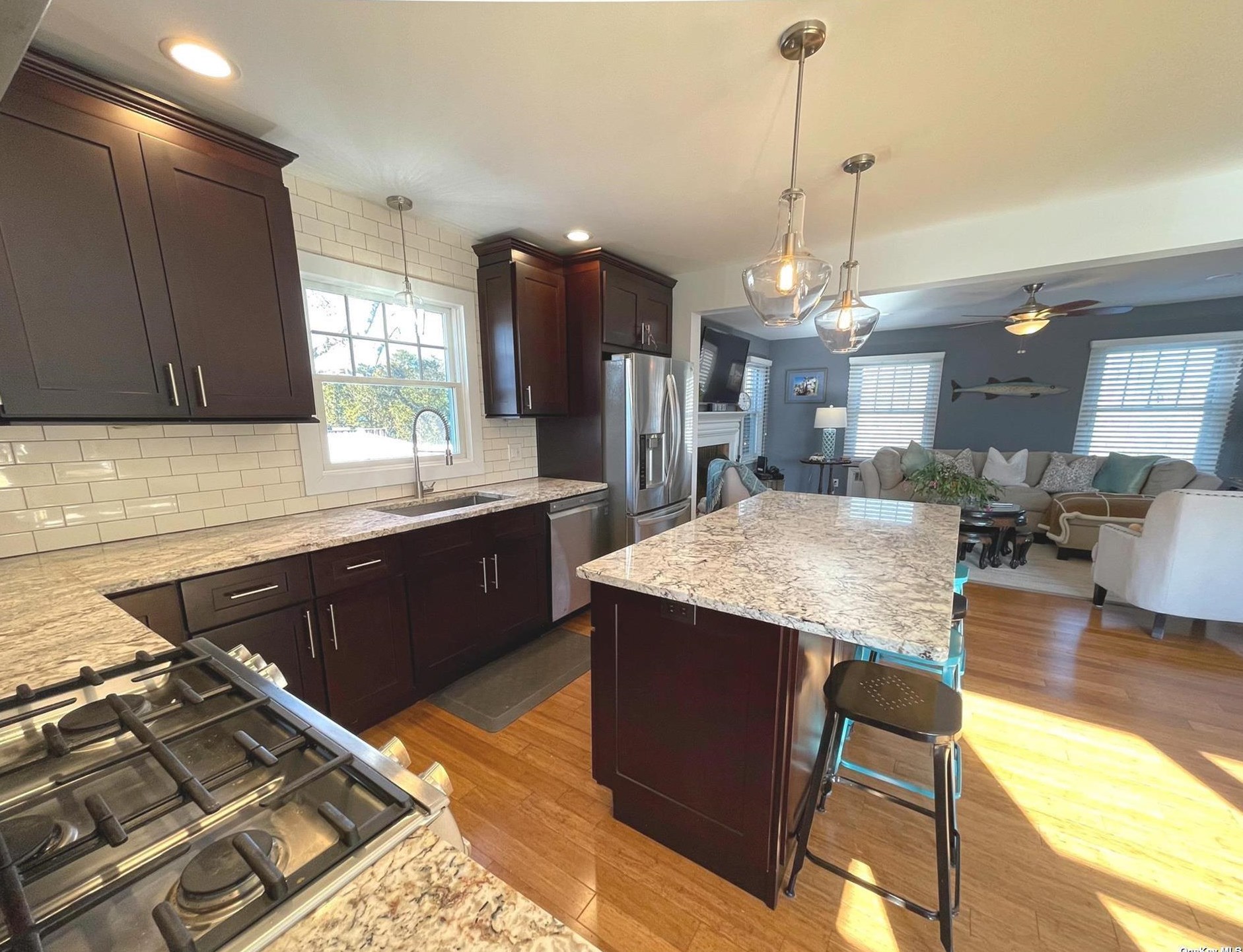 32 Shinnecock Rd, Hampton Bays NY  11946-2925 exterior