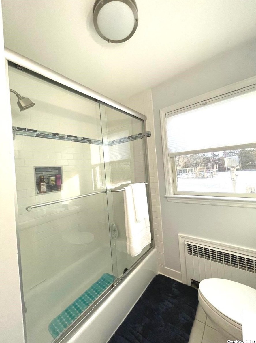 32 Shinnecock Rd, Hampton Bays NY  11946-2925 exterior