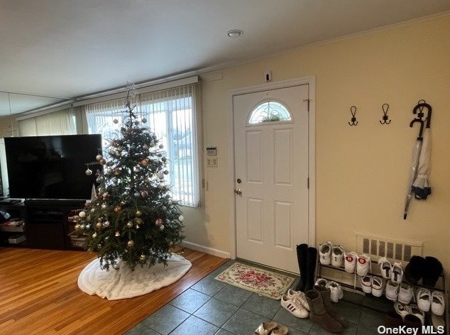 25 Gainsboro Ln, Syosset, NY 11791