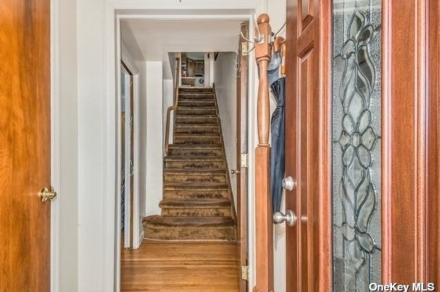 93 Hawthorne Ave, Floral Park, NY 11001