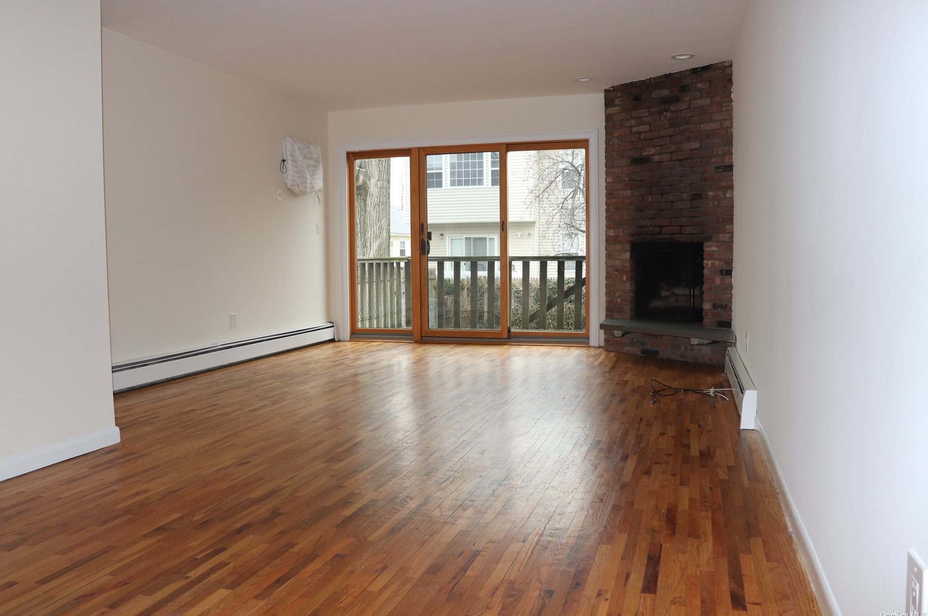 47 Dunwood Rd #a, Port Washington, NY 11050