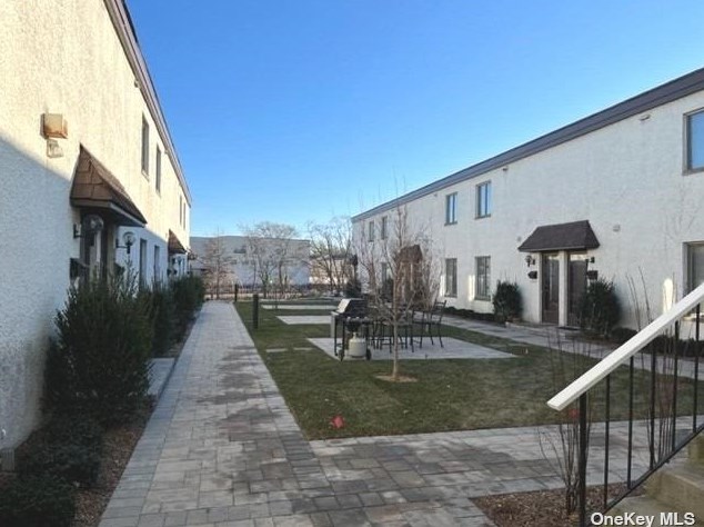 44 Sintsink Dr E Apt C, Port Washington, NY
