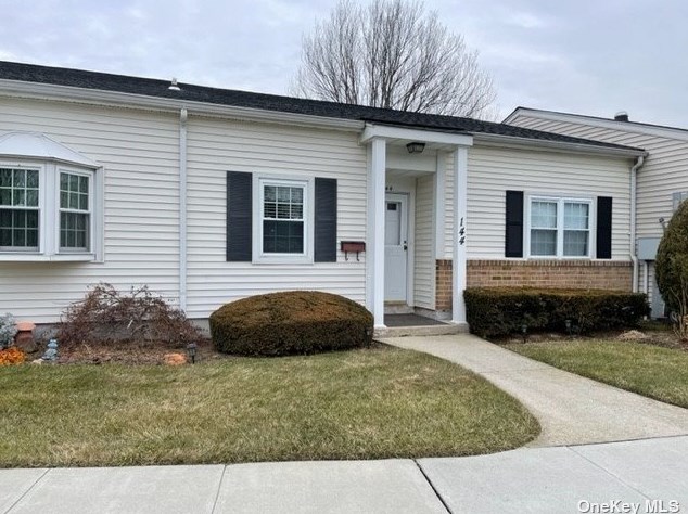 144 Harbor S, Amityville, NY 11701