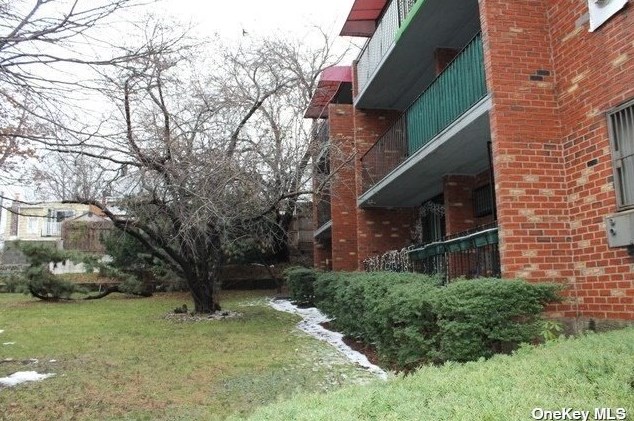 5745 74th St Apt 305, Flushing, NY 11379