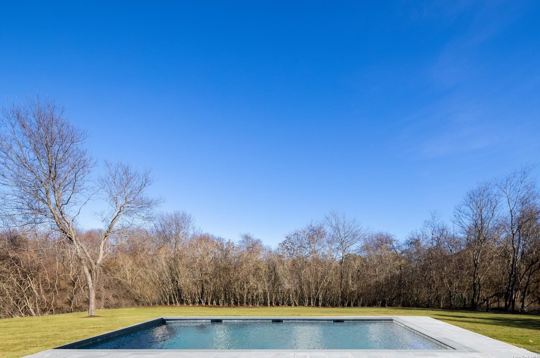 625 Cedar Dr, East Marion, NY 11939-1119