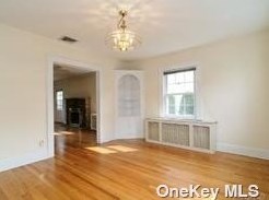 345 Plainfield St, Westbury, NY 11590