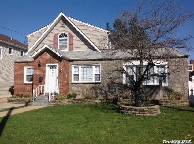 614 Covert Ave, New Hyde Park, NY 11040