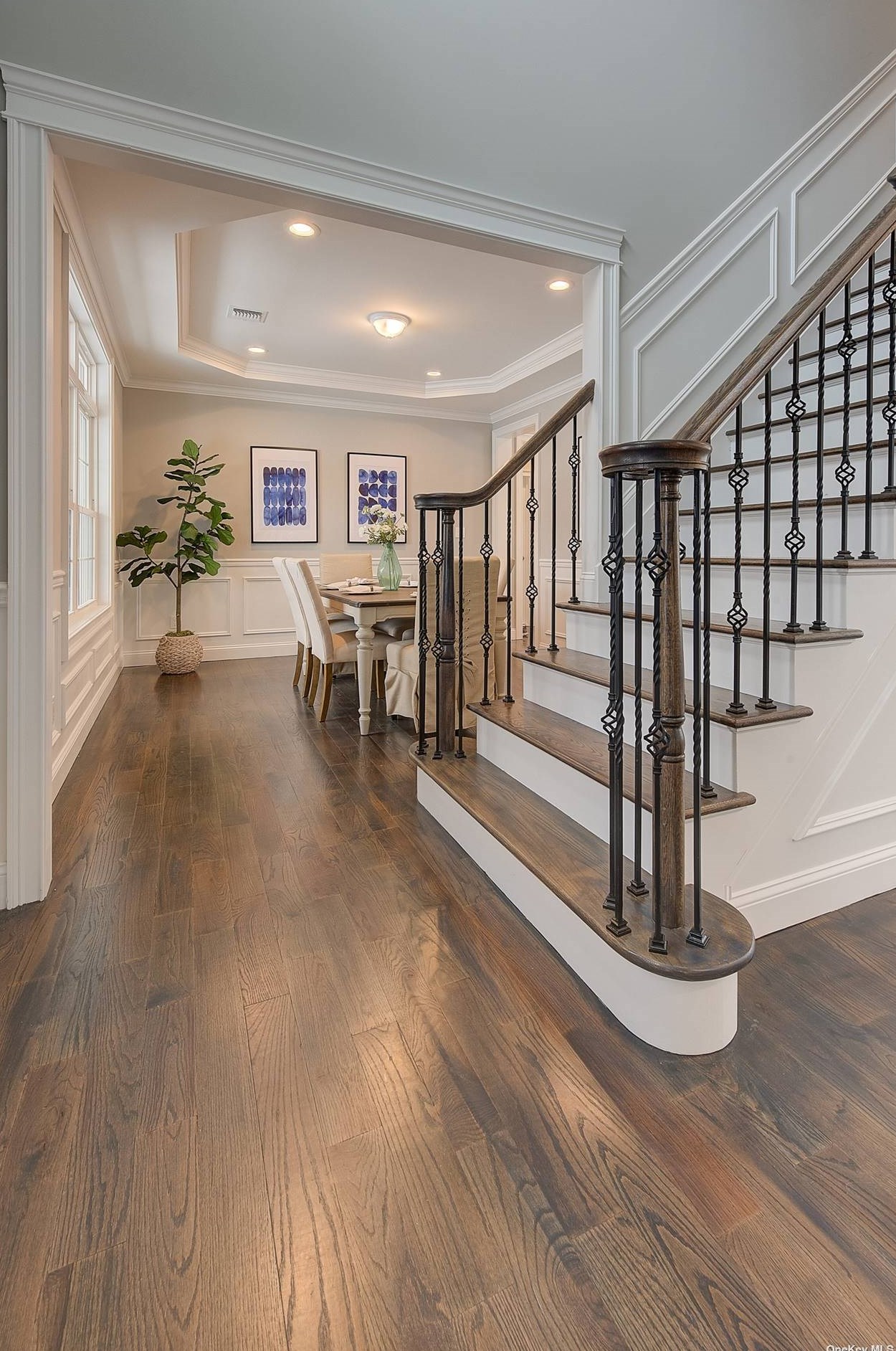 1961 Ashley Pl, Westbury, NY 11590