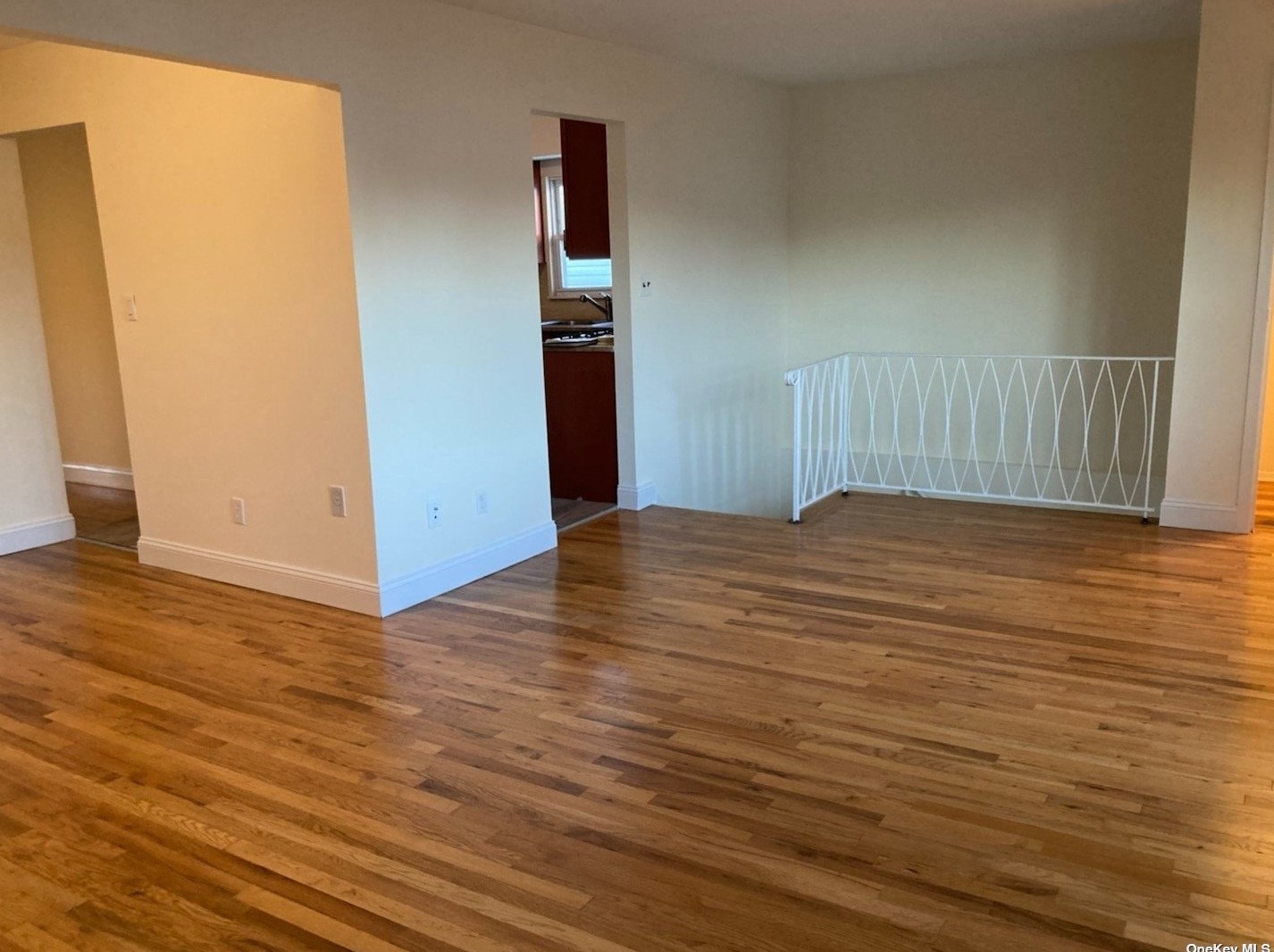 89-17 Doran Ave #2fl, Flushing, NY 11385