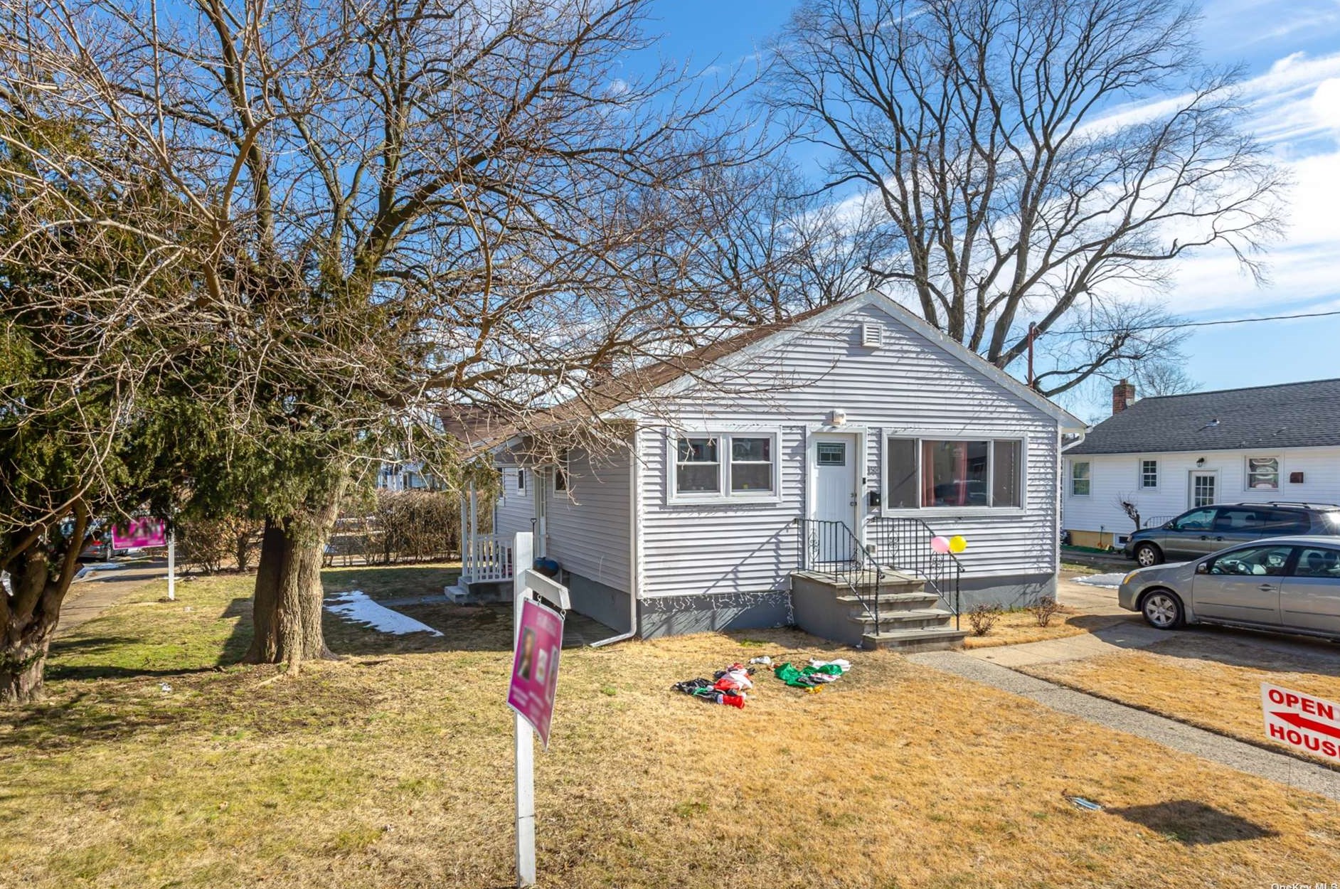 156 President St, Hempstead NY  11550-4725 exterior