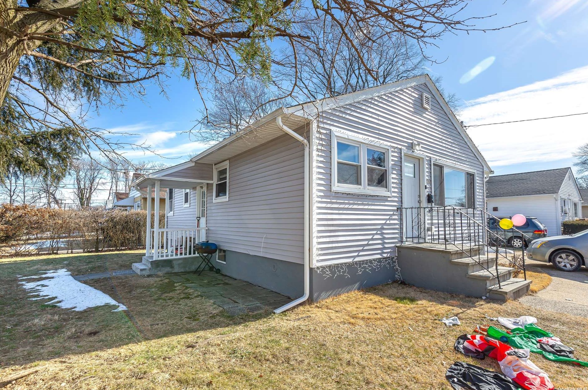 156 President St, Hempstead NY  11550-4725 exterior