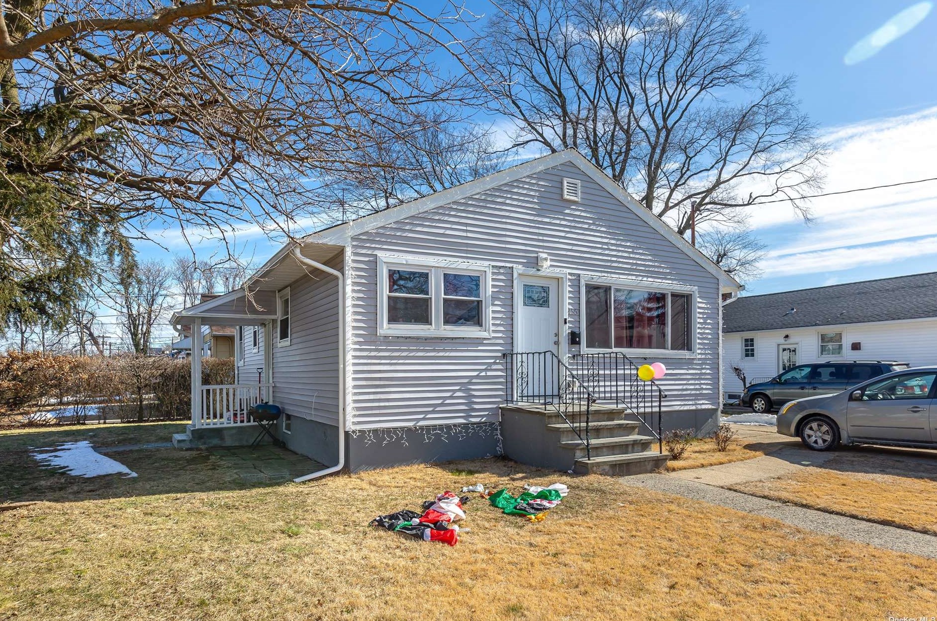 156 President St, Hempstead NY  11550-4725 exterior