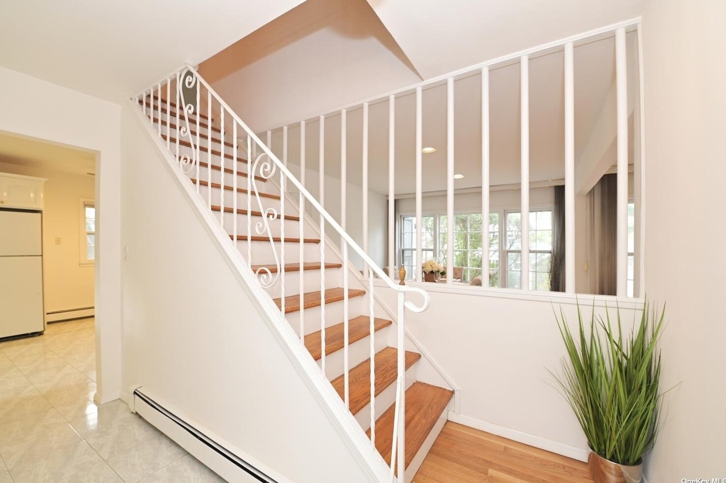 39 Elm St, Great Neck, NY 11021