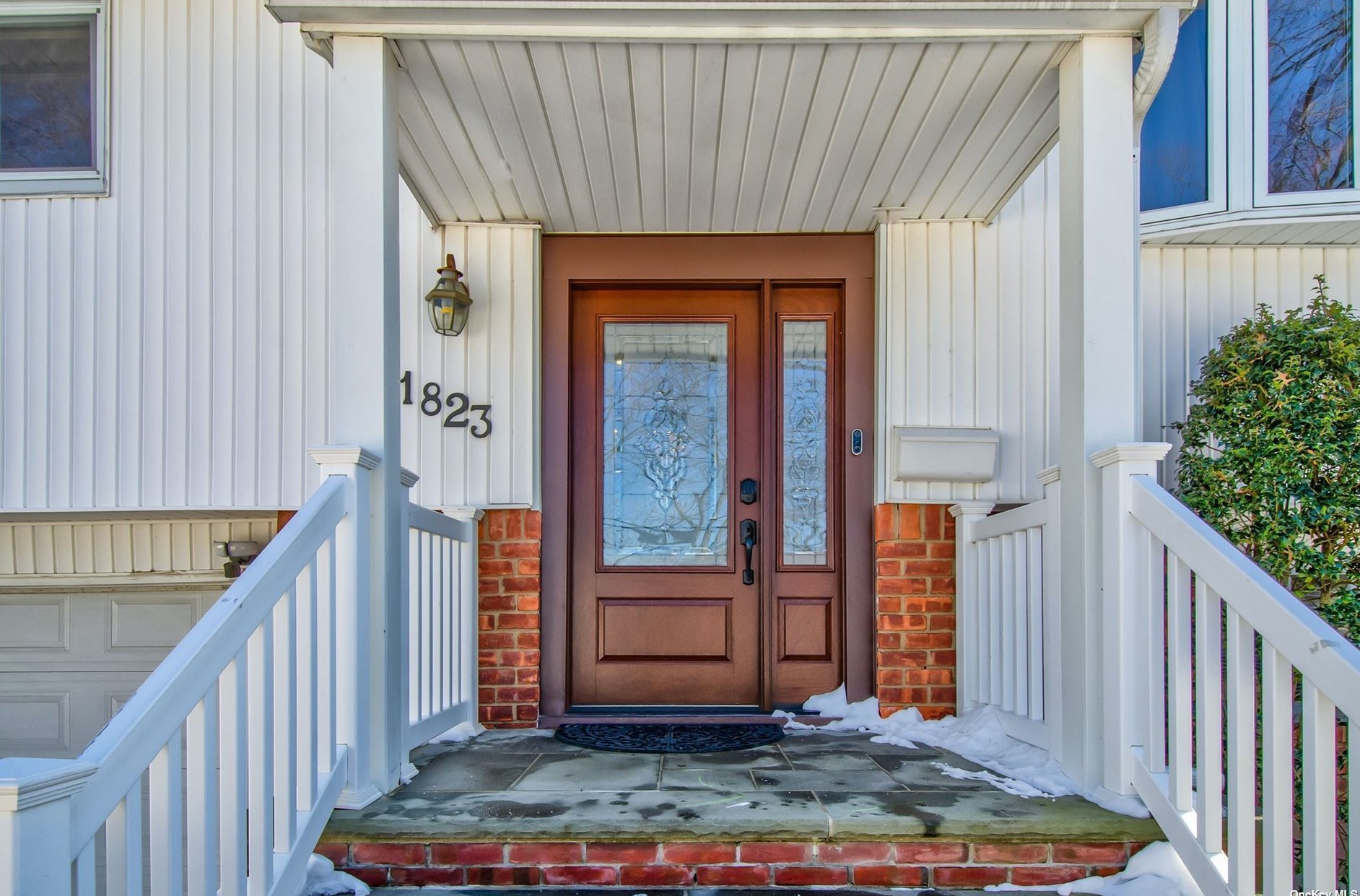 1823 Roberta Ln, North Merrick, NY 11566-2854