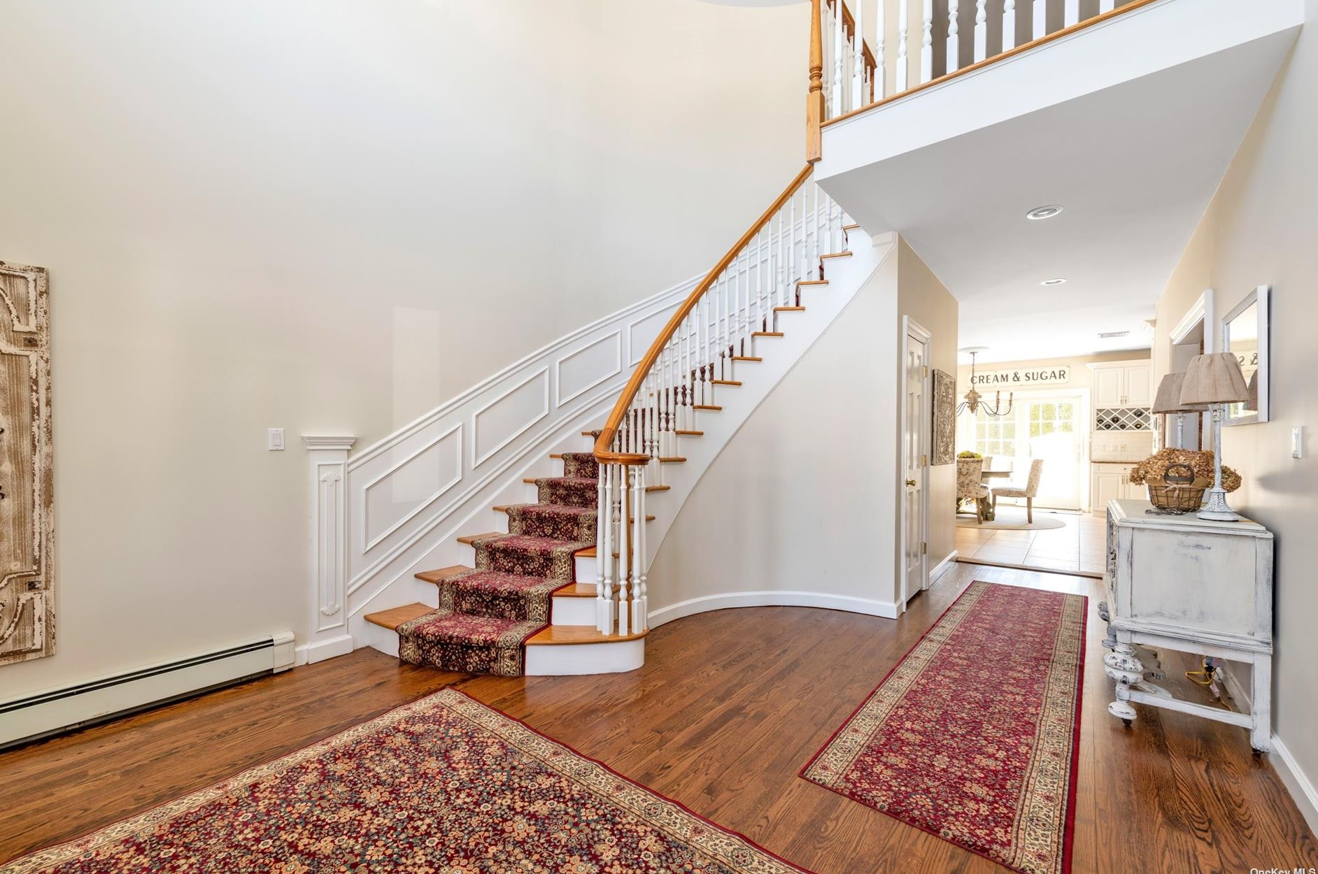 6 Mc Gann Dr, Rockville Centre, NY 11570-6038