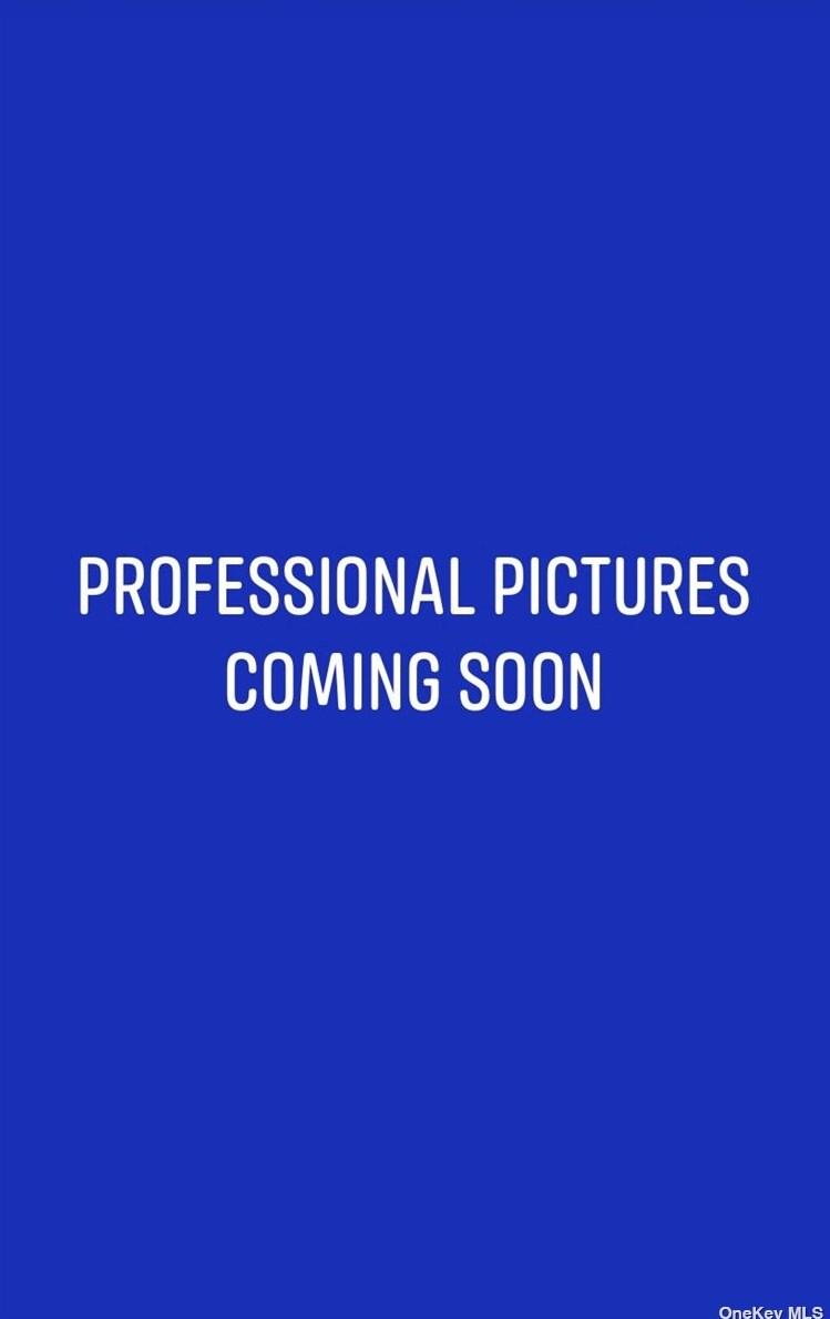 5 Carter Ln, Plainedge, NY 11756-5210